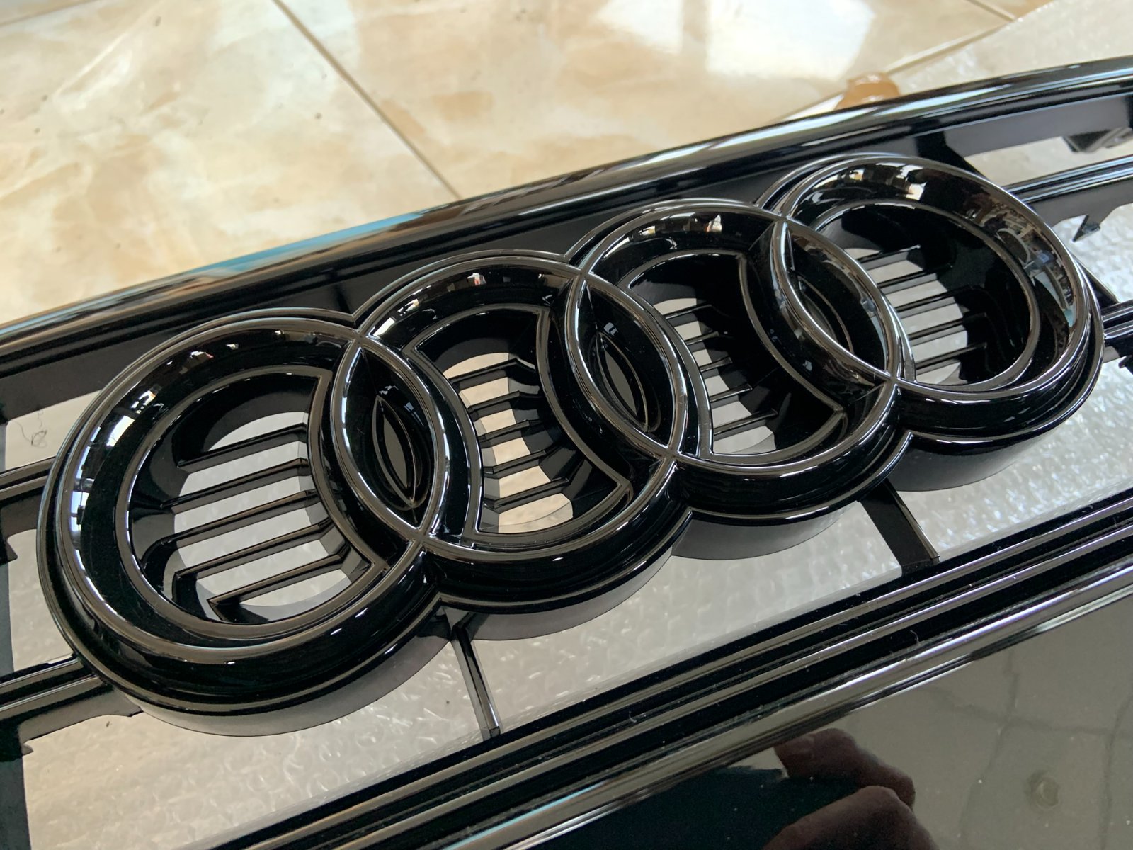 Audi A3 8V Centrinės grotelės