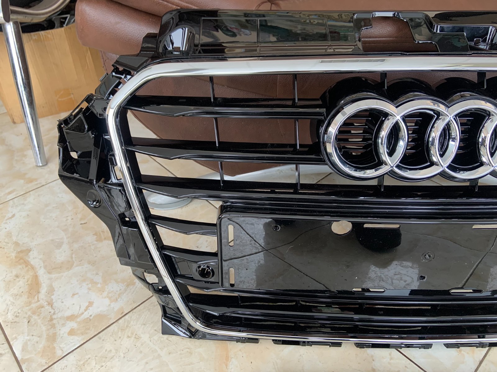 Audi A3 8V Centrinės grotelės