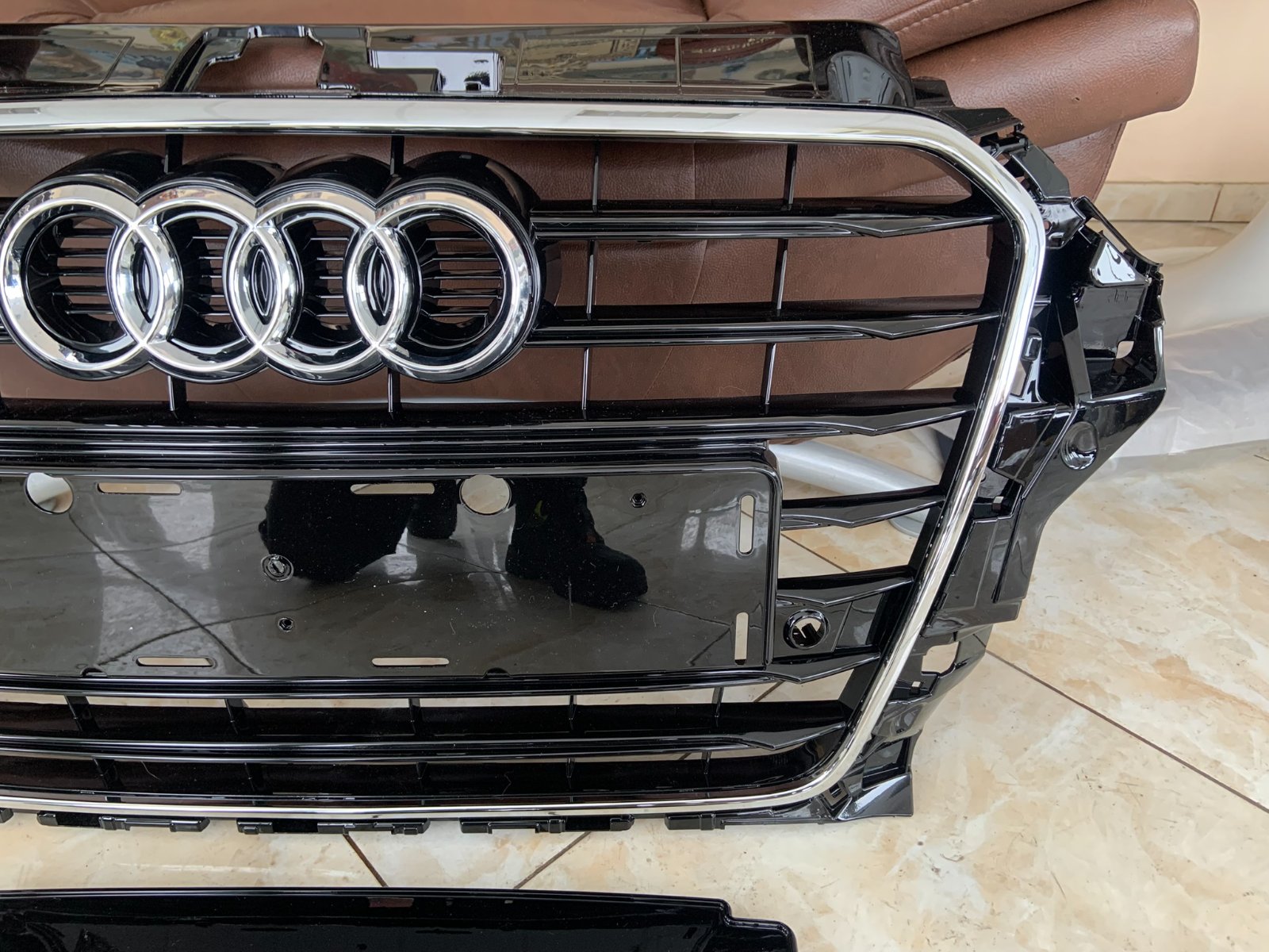 Audi A3 8V Centrinės grotelės