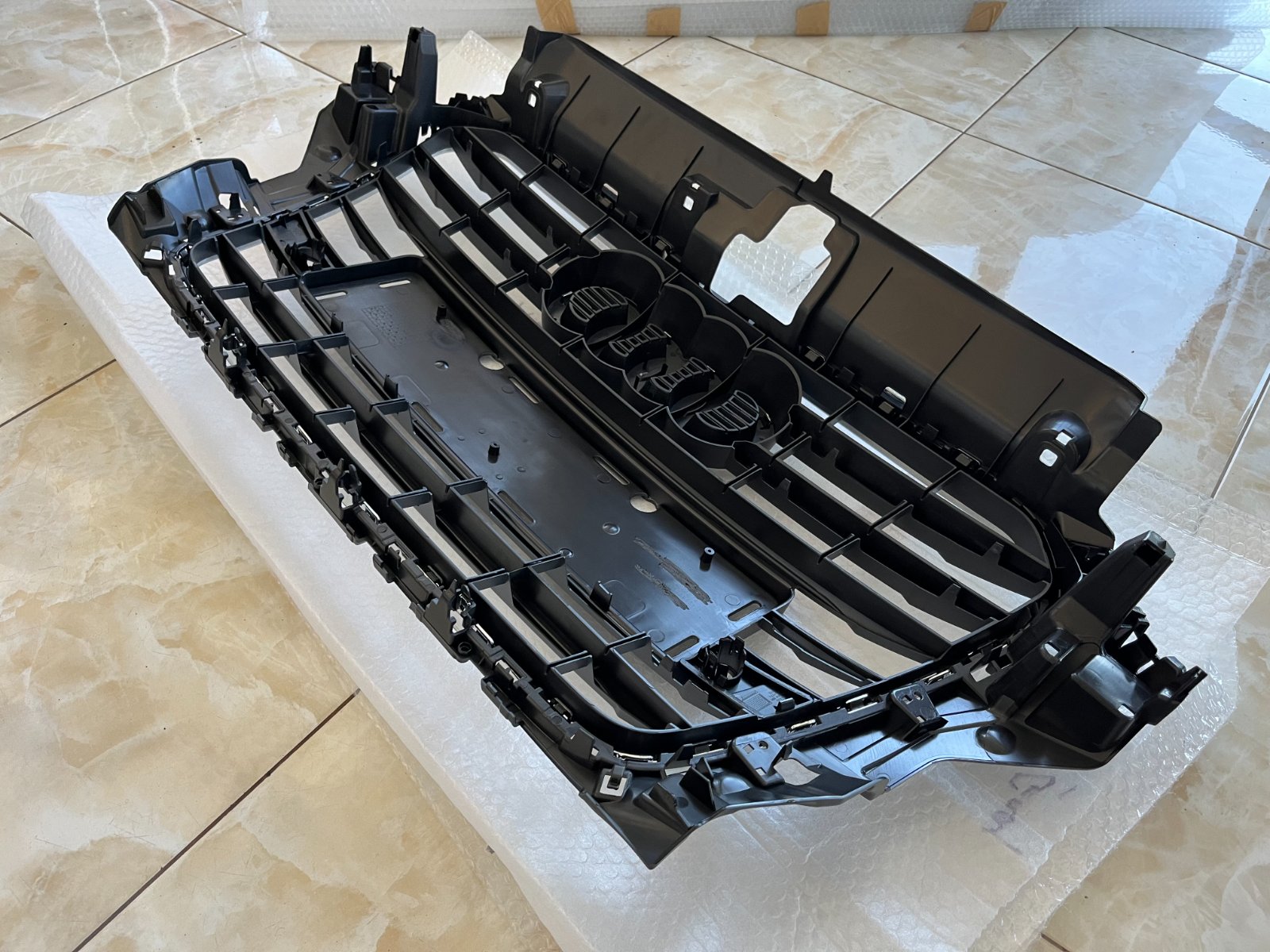 Audi A3 8V Centrinės grotelės