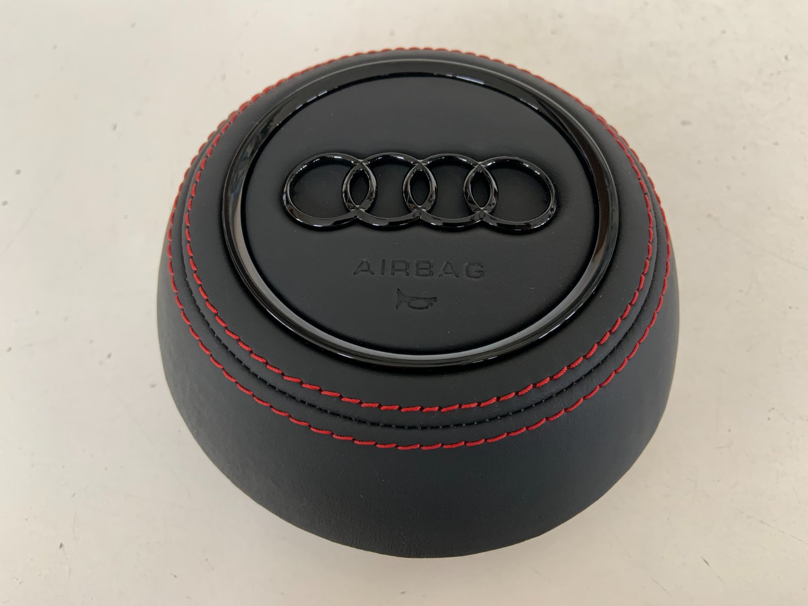 Audi A3 vairo oro pagalvės dangtelis