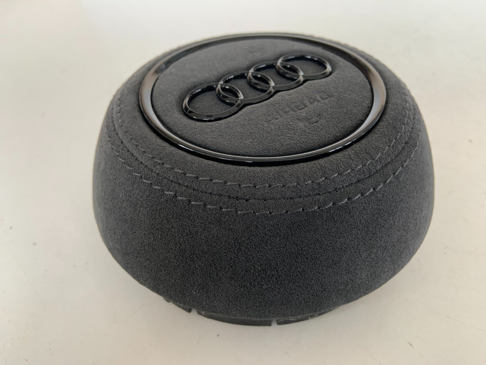 Audi A3 vairo oro pagalvės dangtelis