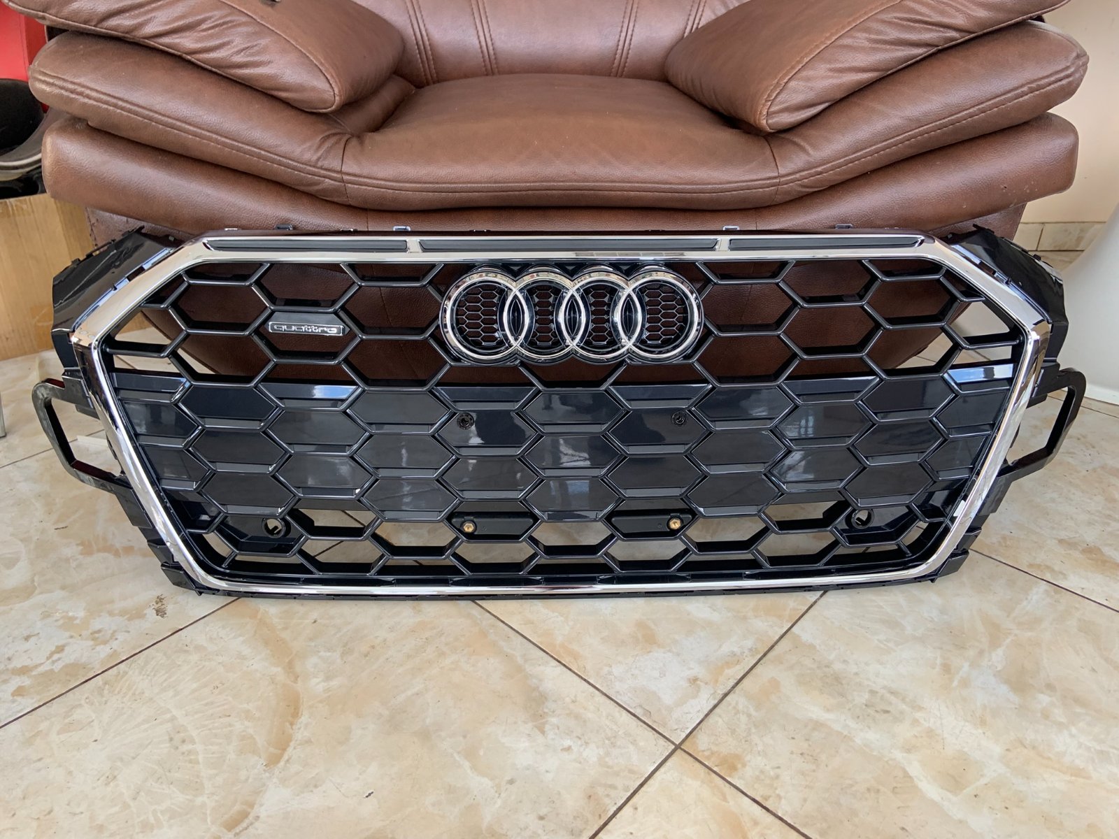 Audi A5 S-line B9.5 Centrinės grotelės