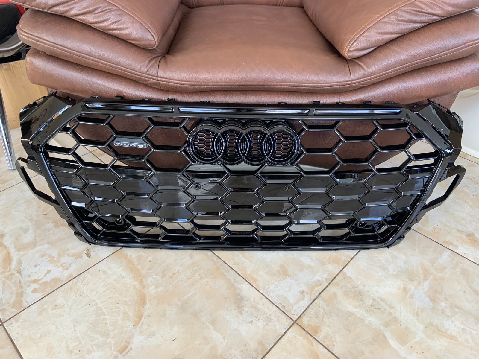 Audi A5 S-line B9.5 Centrinės grotelės