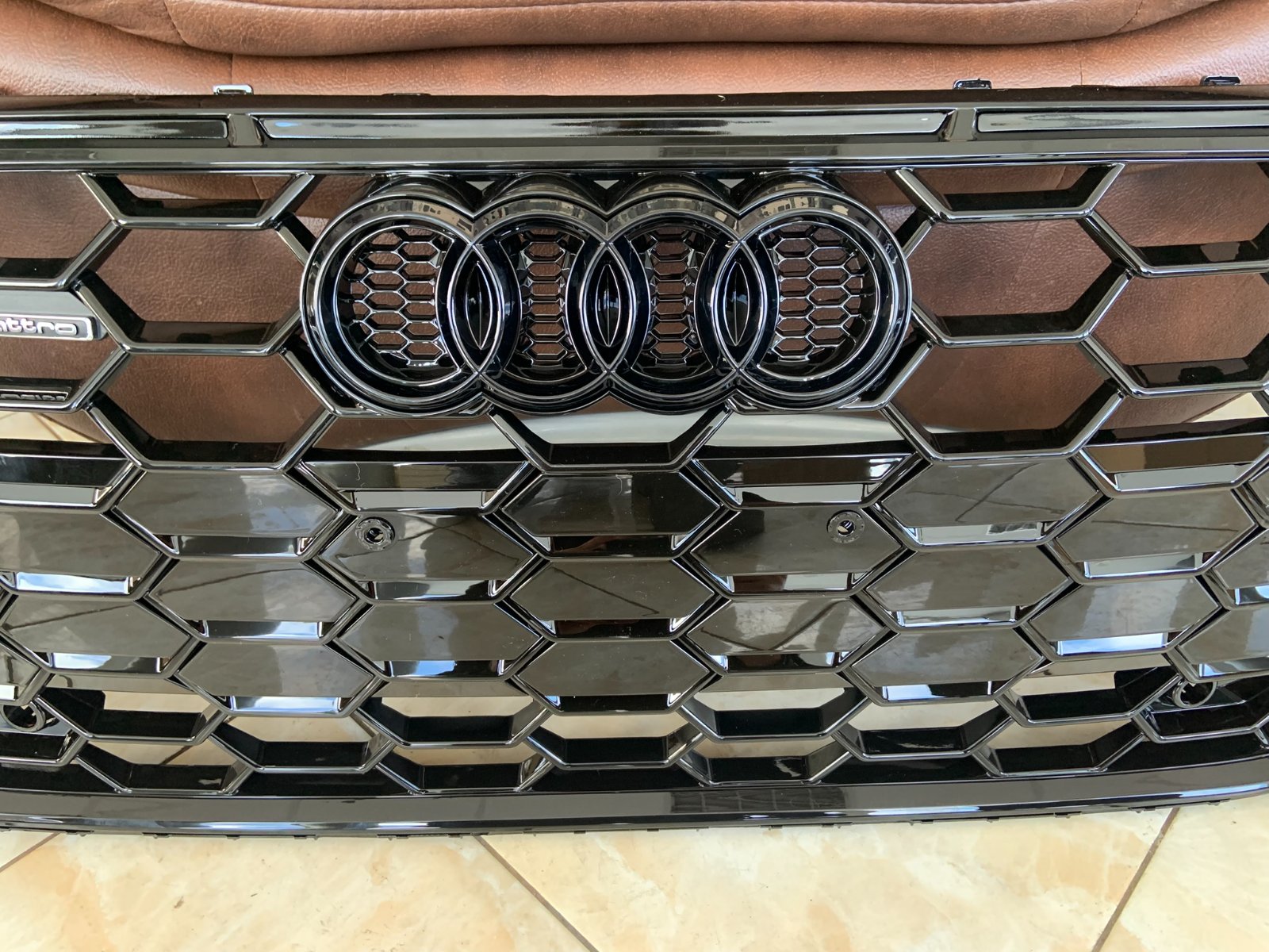Audi A5 S-line B9.5 Centrinės grotelės