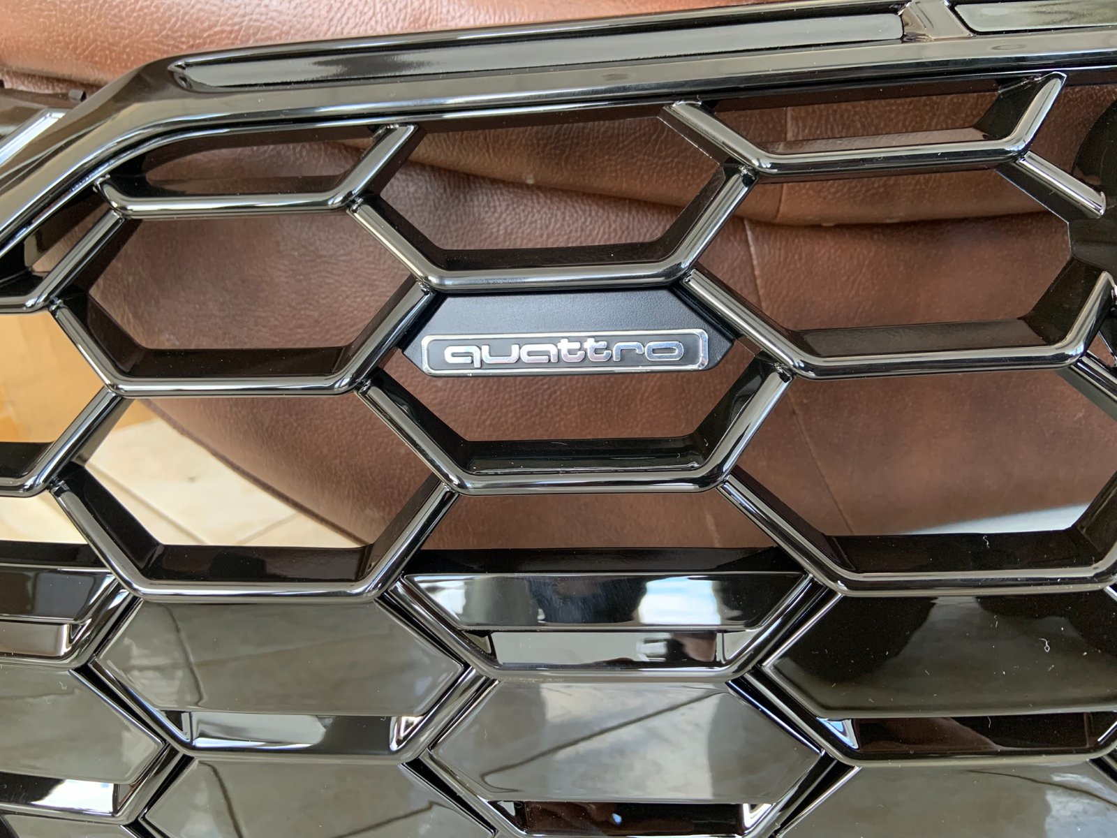 Audi A5 S-line B9.5 Centrinės grotelės