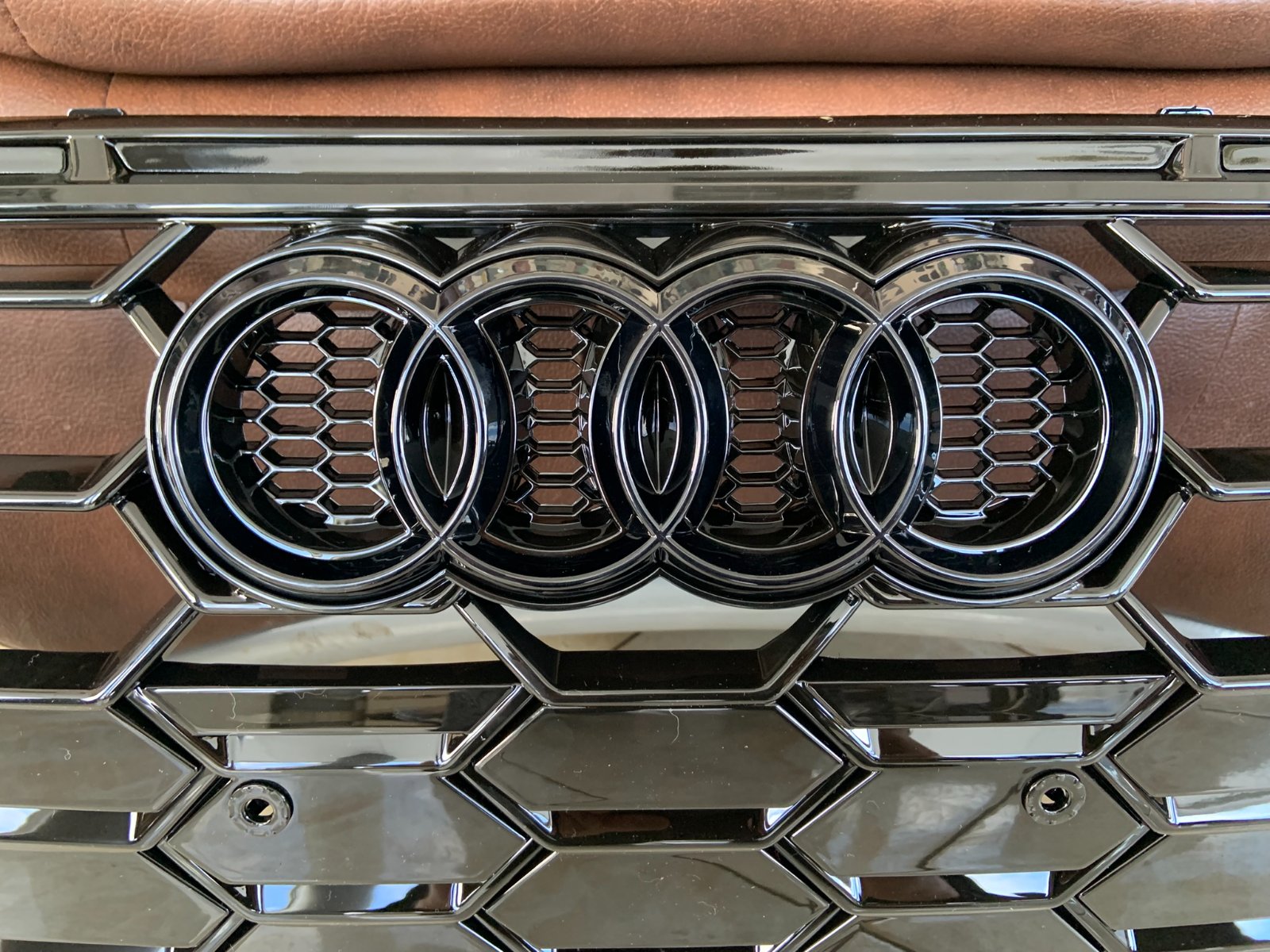 Audi A5 S-line B9.5 Centrinės grotelės