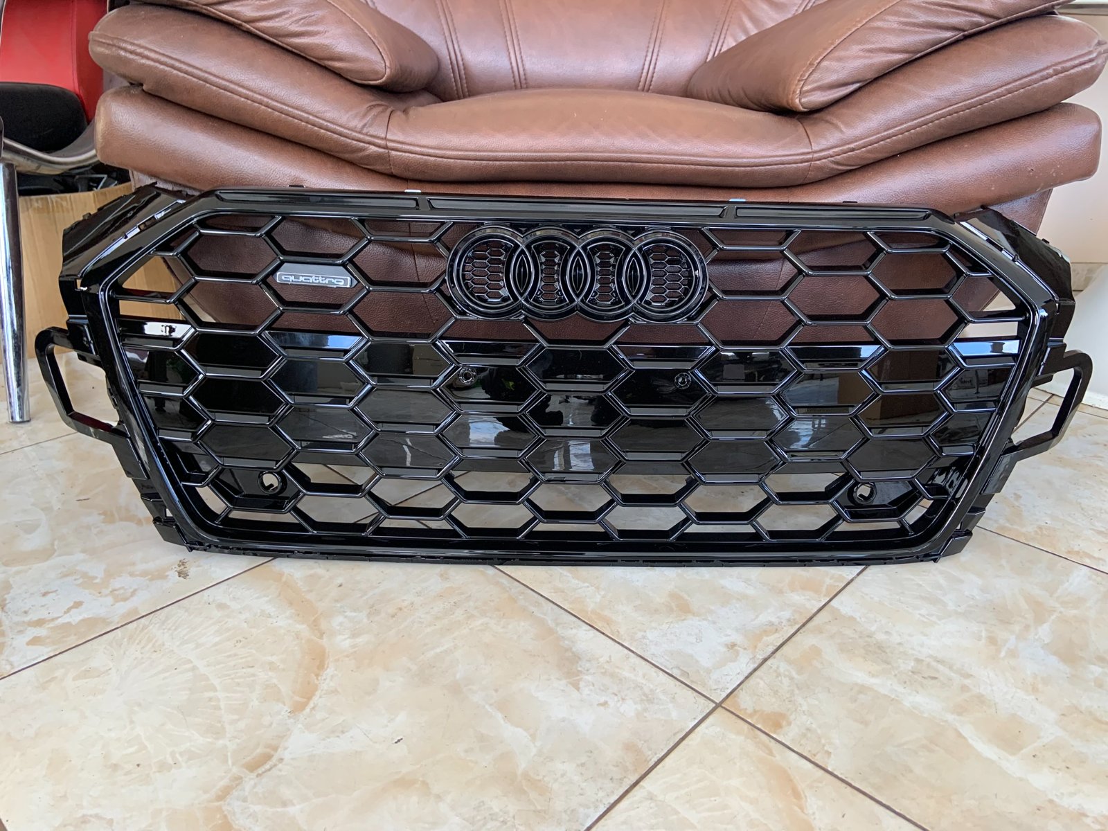 Audi A5 S-line B9.5 Centrinės grotelės