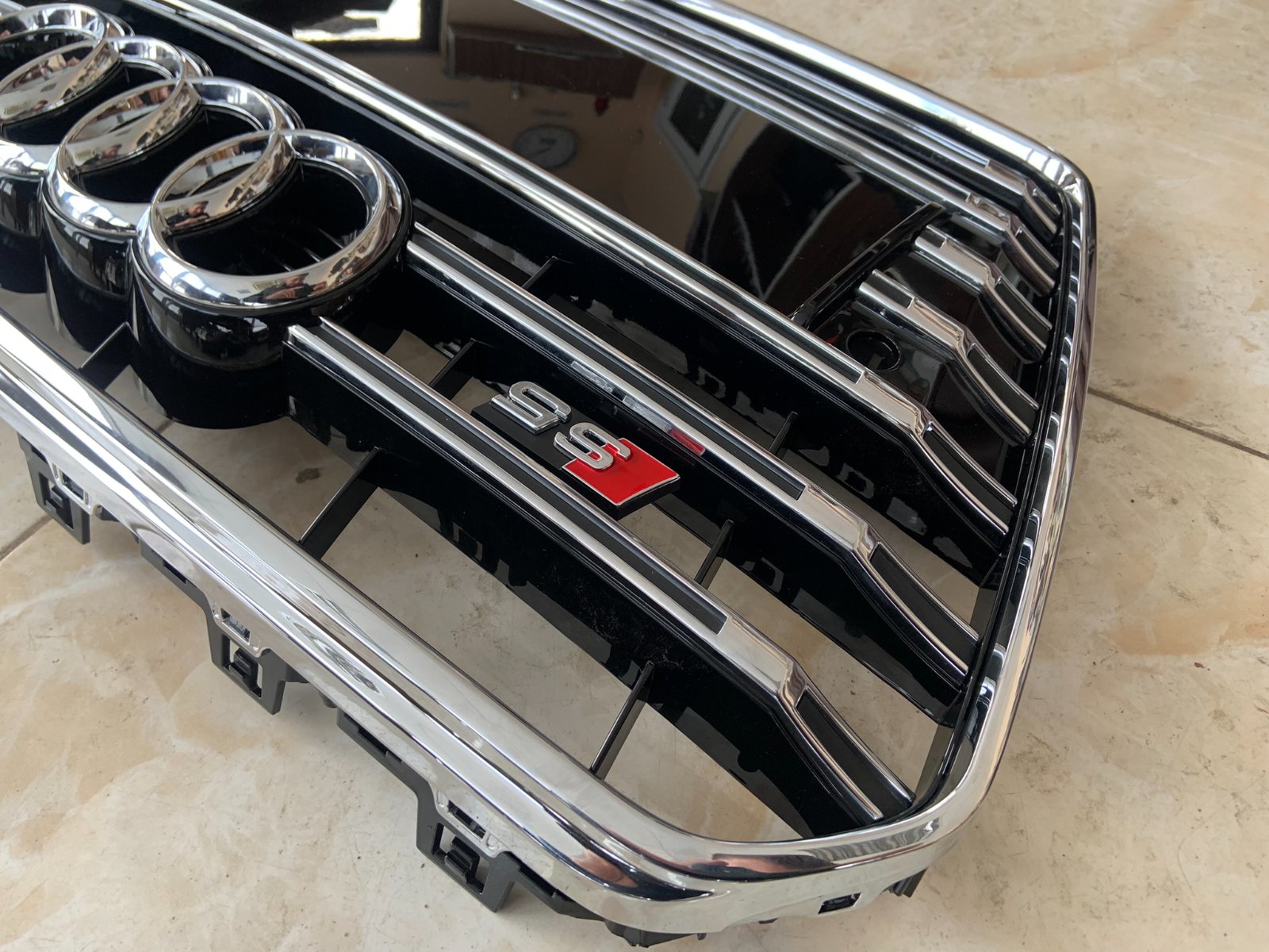 Audi A5 S5 B8.5 Centrinės grotelės