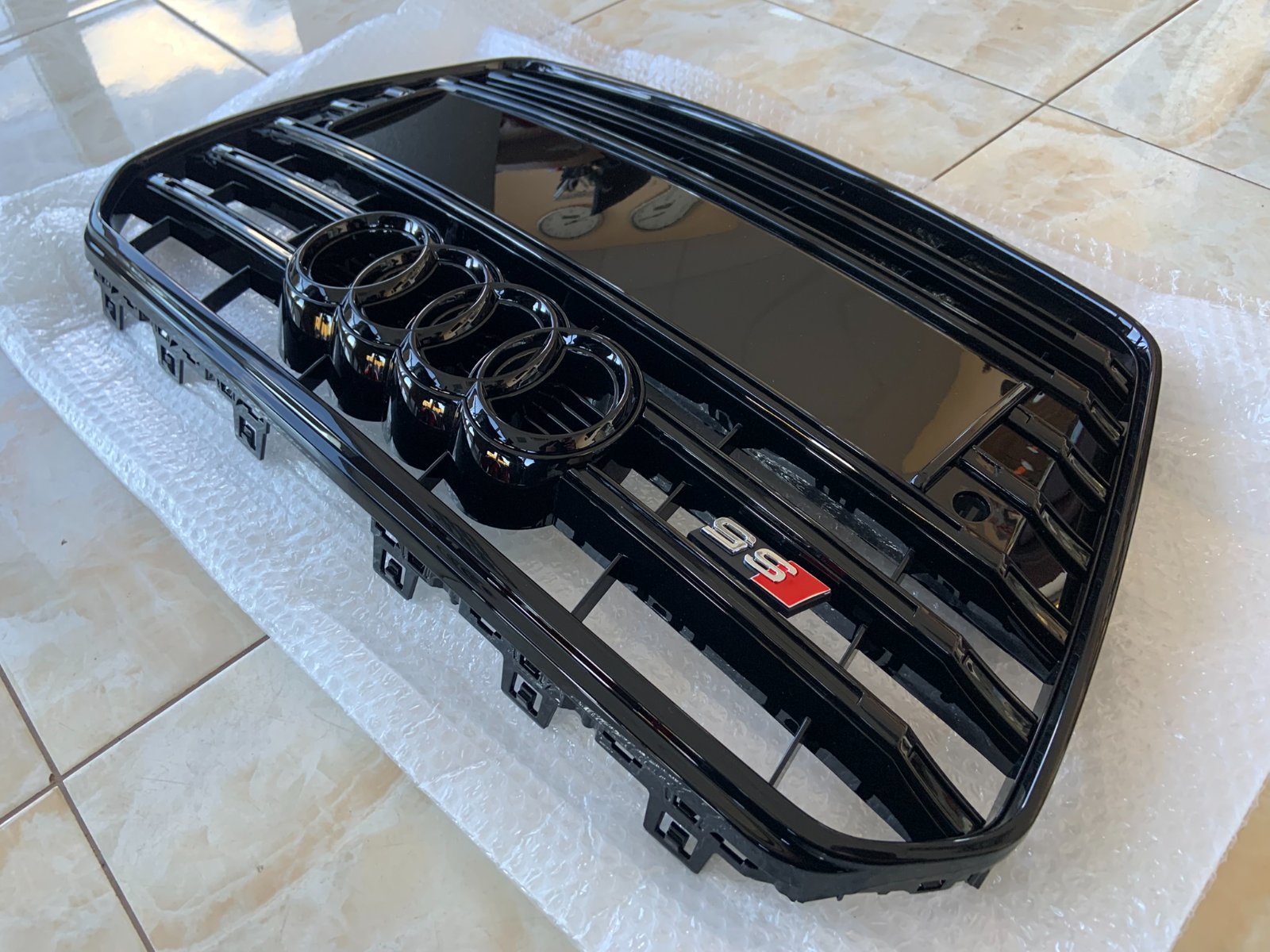Audi A5 S5 B8.5 Centrinės grotelės