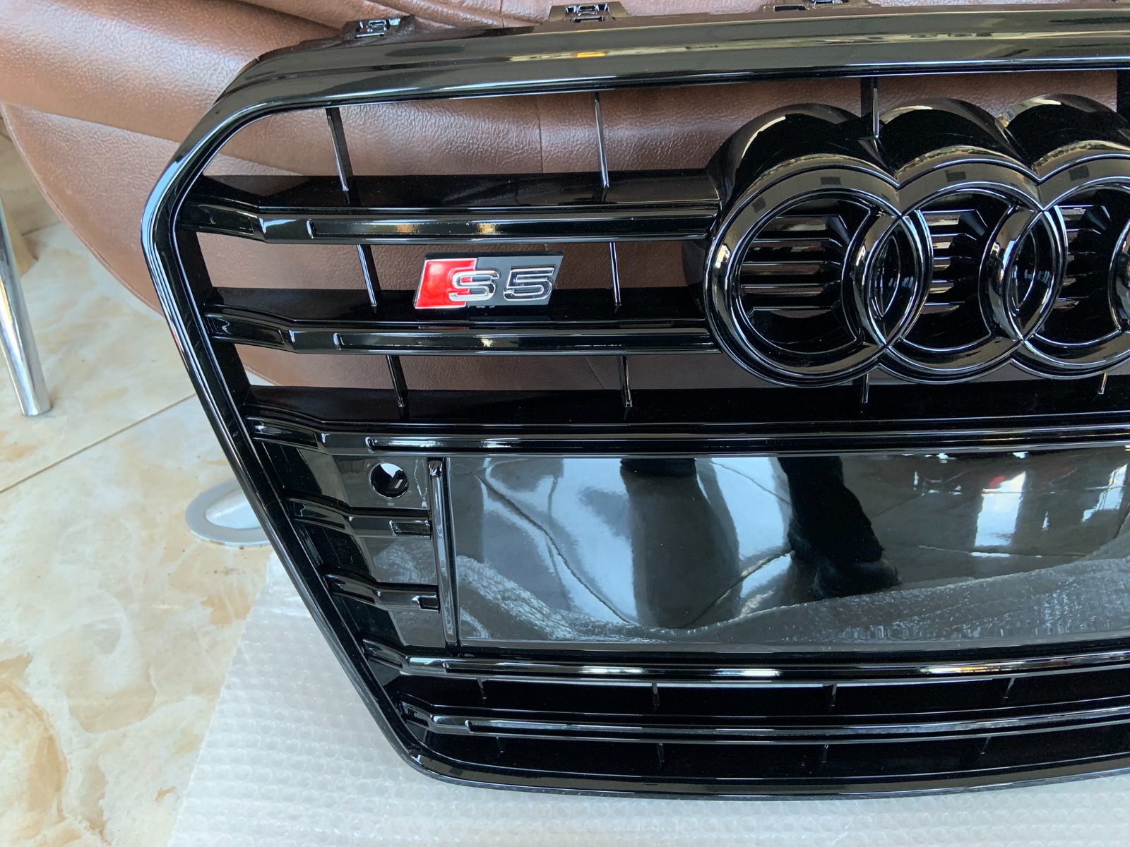 Audi A5 S5 B8.5 Centrinės grotelės
