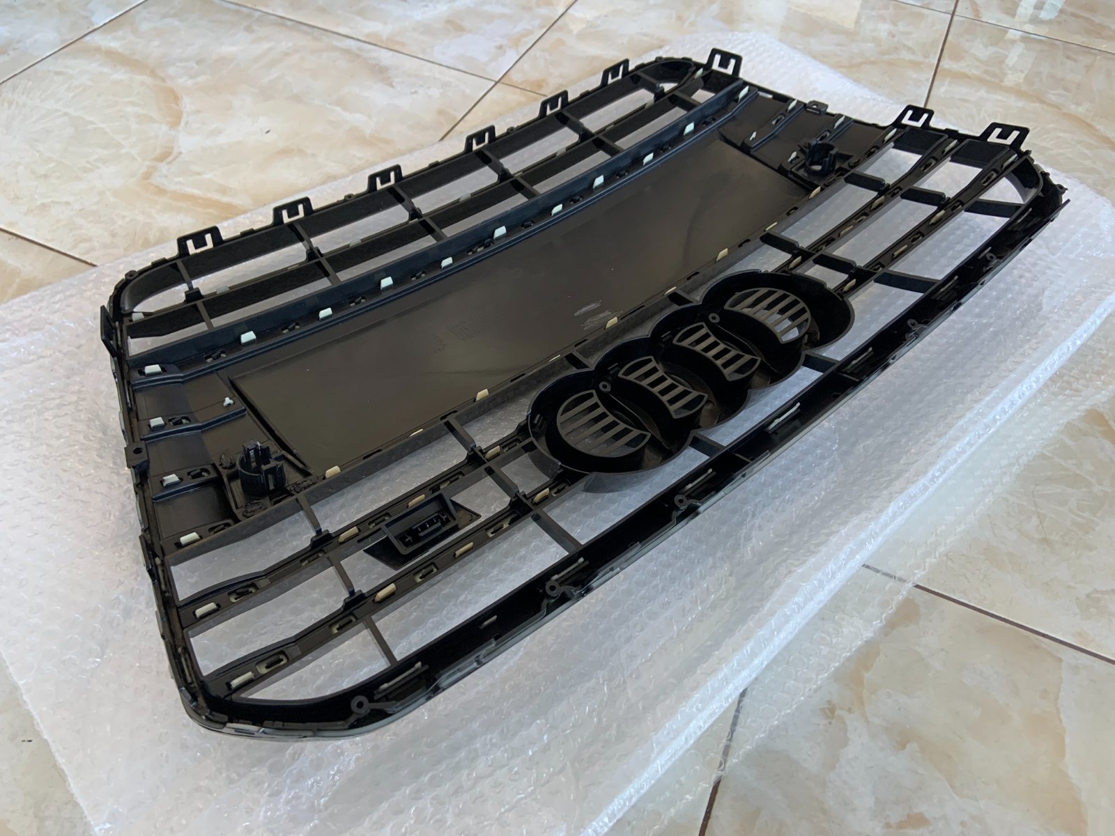 Audi A5 S5 B8.5 Centrinės grotelės