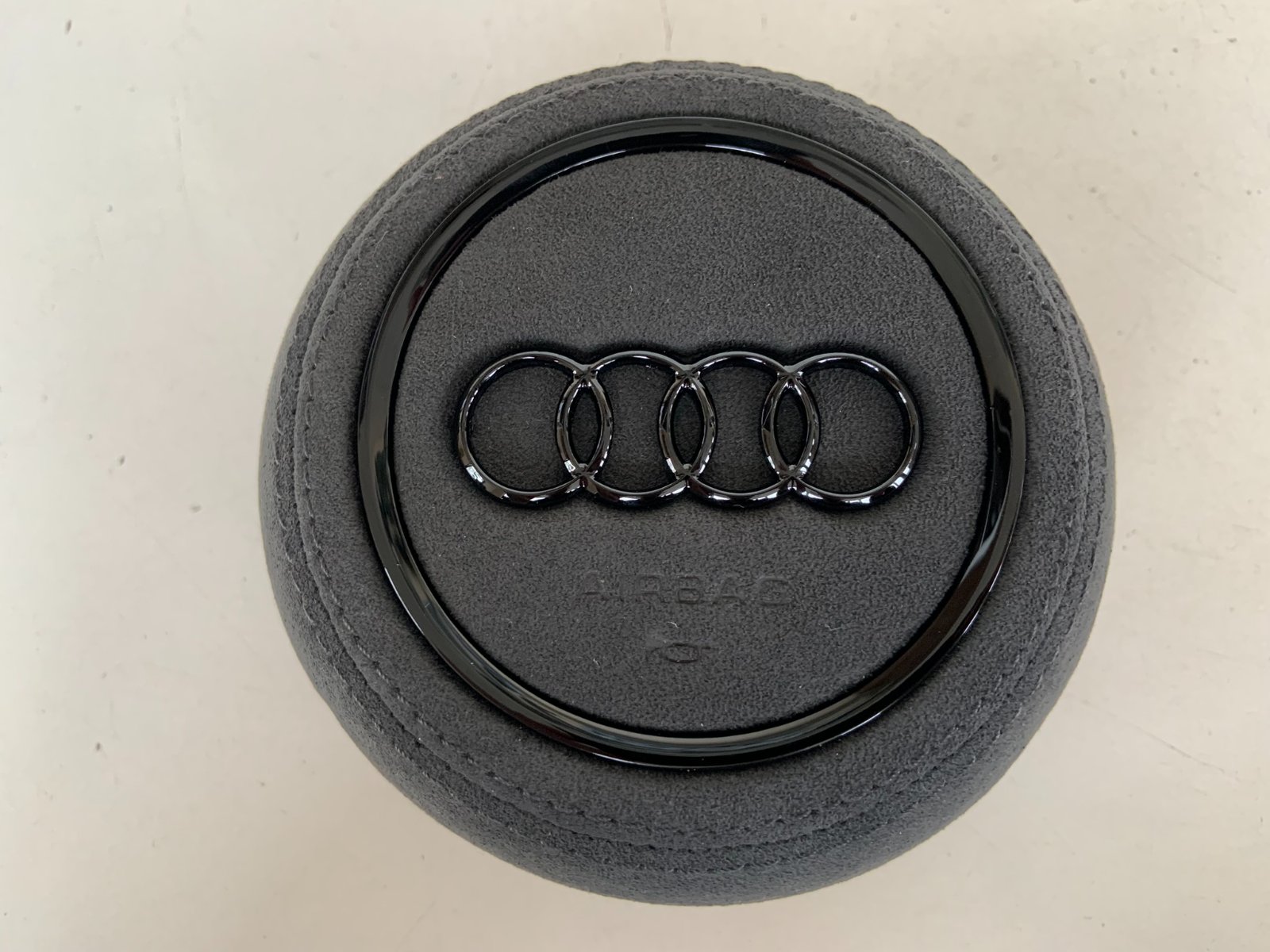 Audi A5 vairo oro pagalvės dangtelis