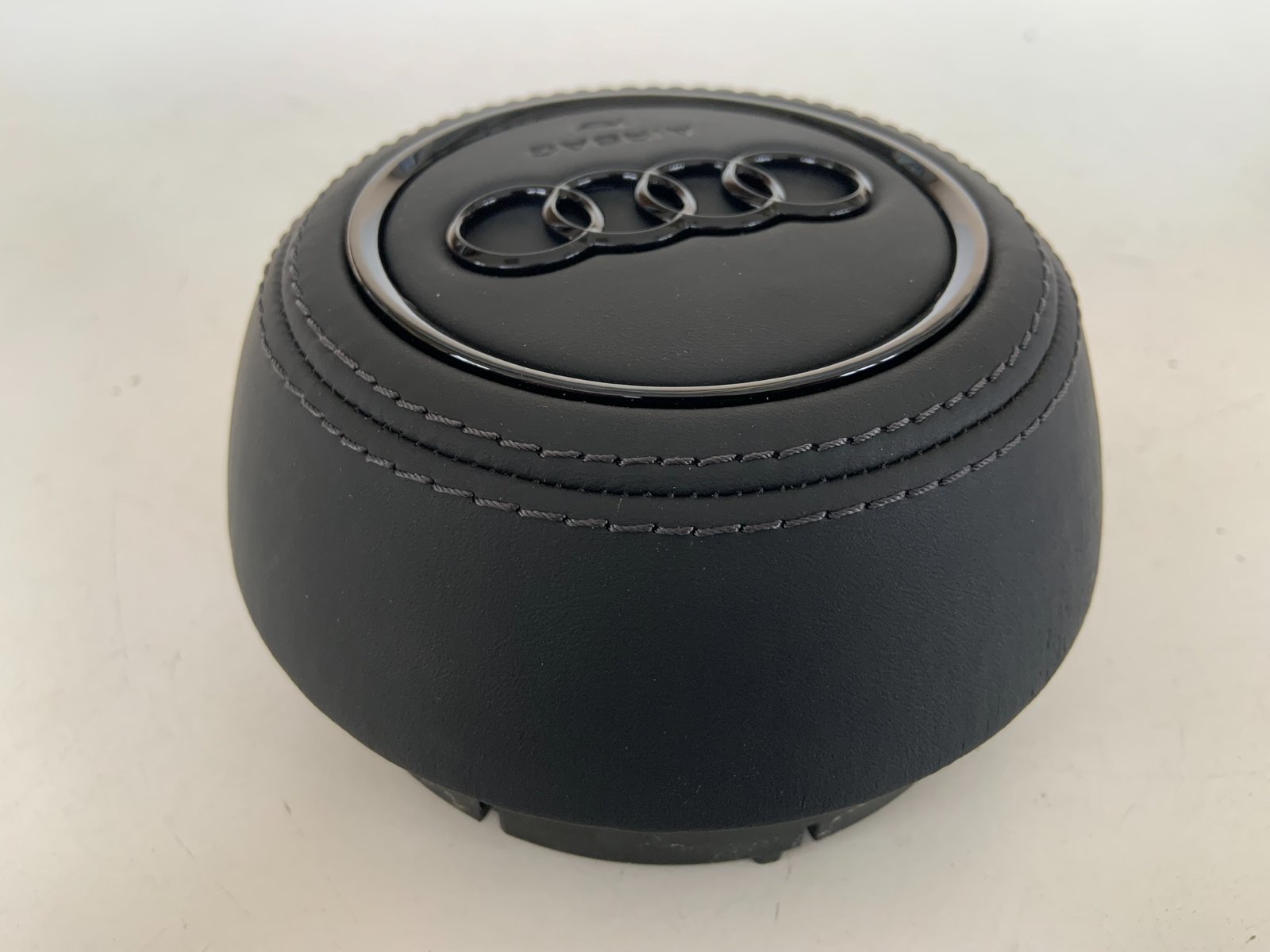 Audi A5 vairo oro pagalvės dangtelis