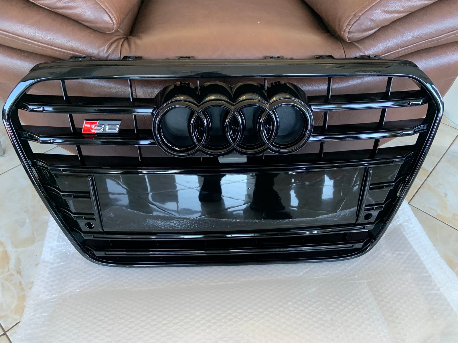 Audi A6 S6 C7 Centrinės grotelės