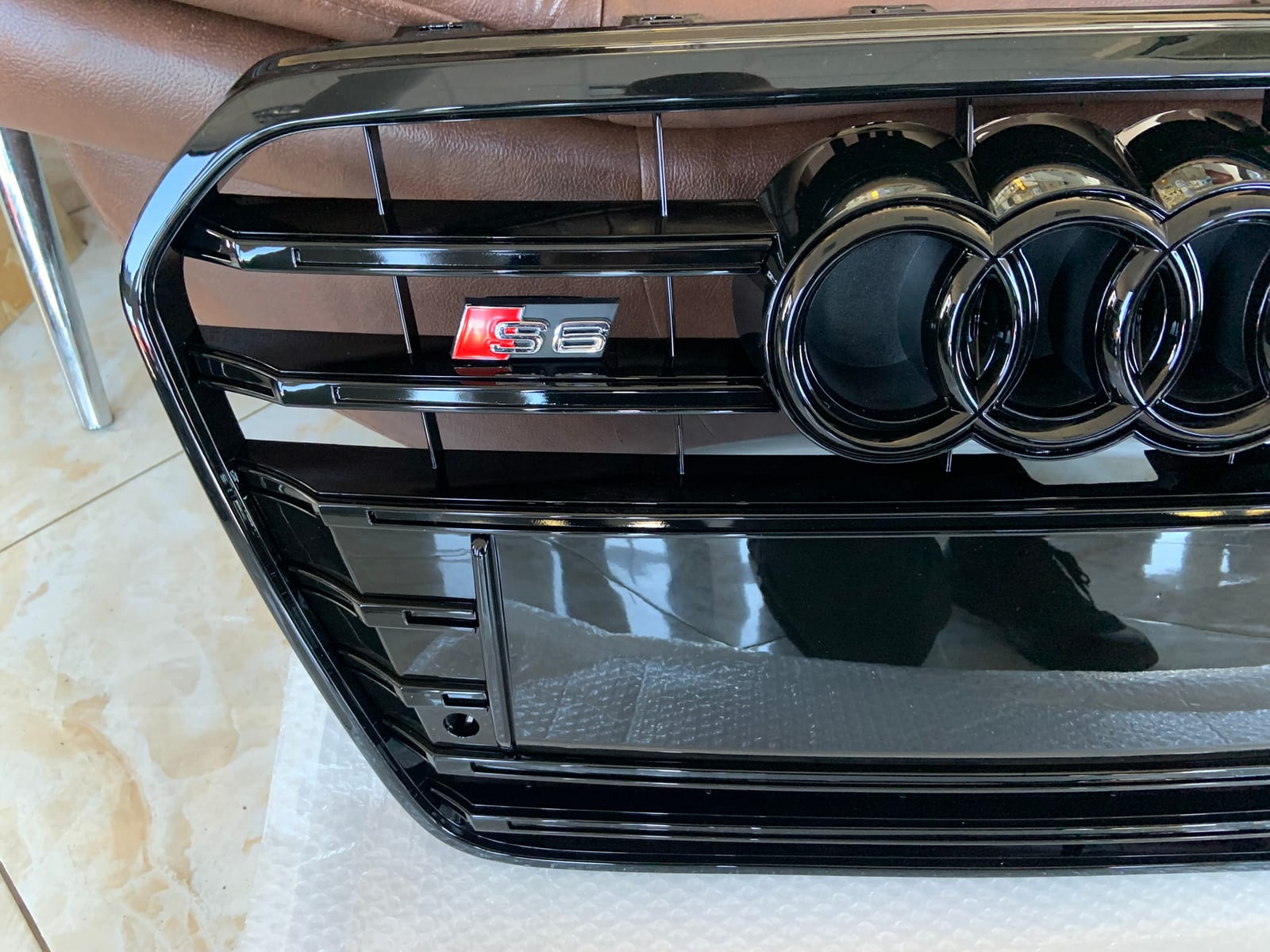 Audi A6 S6 C7 Centrinės grotelės