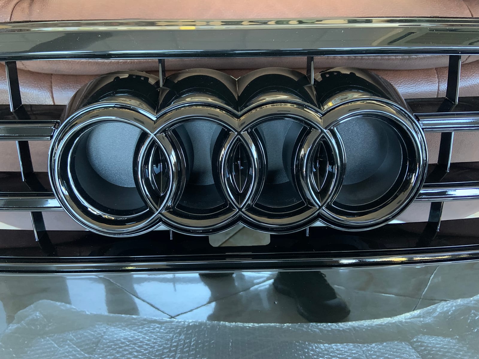 Audi A6 S6 C7 Centrinės grotelės