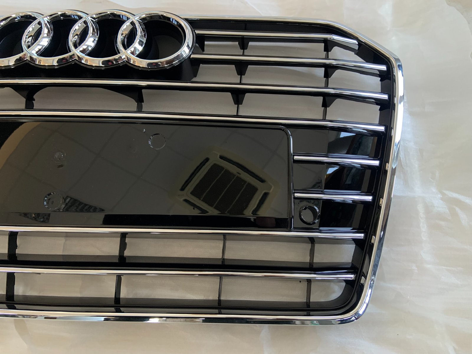 Audi A6 C7.5 Centrinės grotelės