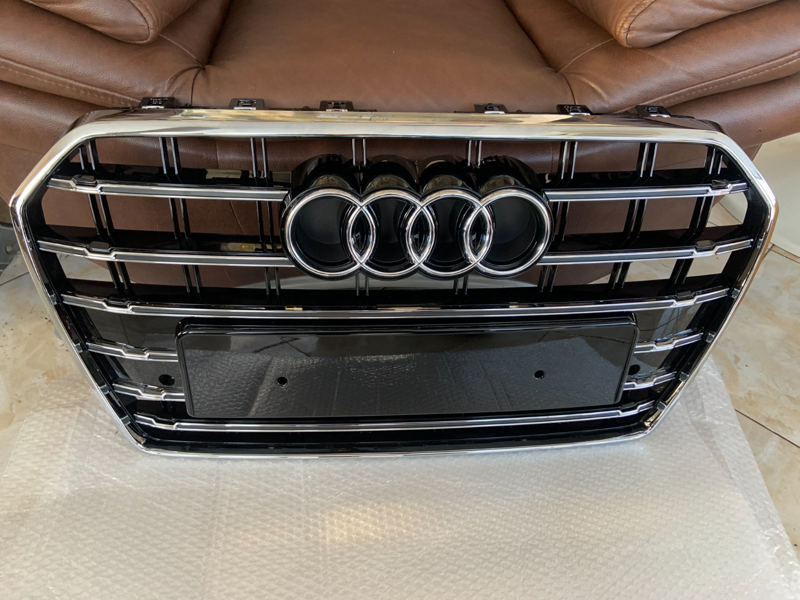 Audi A6 C7.5 Competition Centrinės grotelės