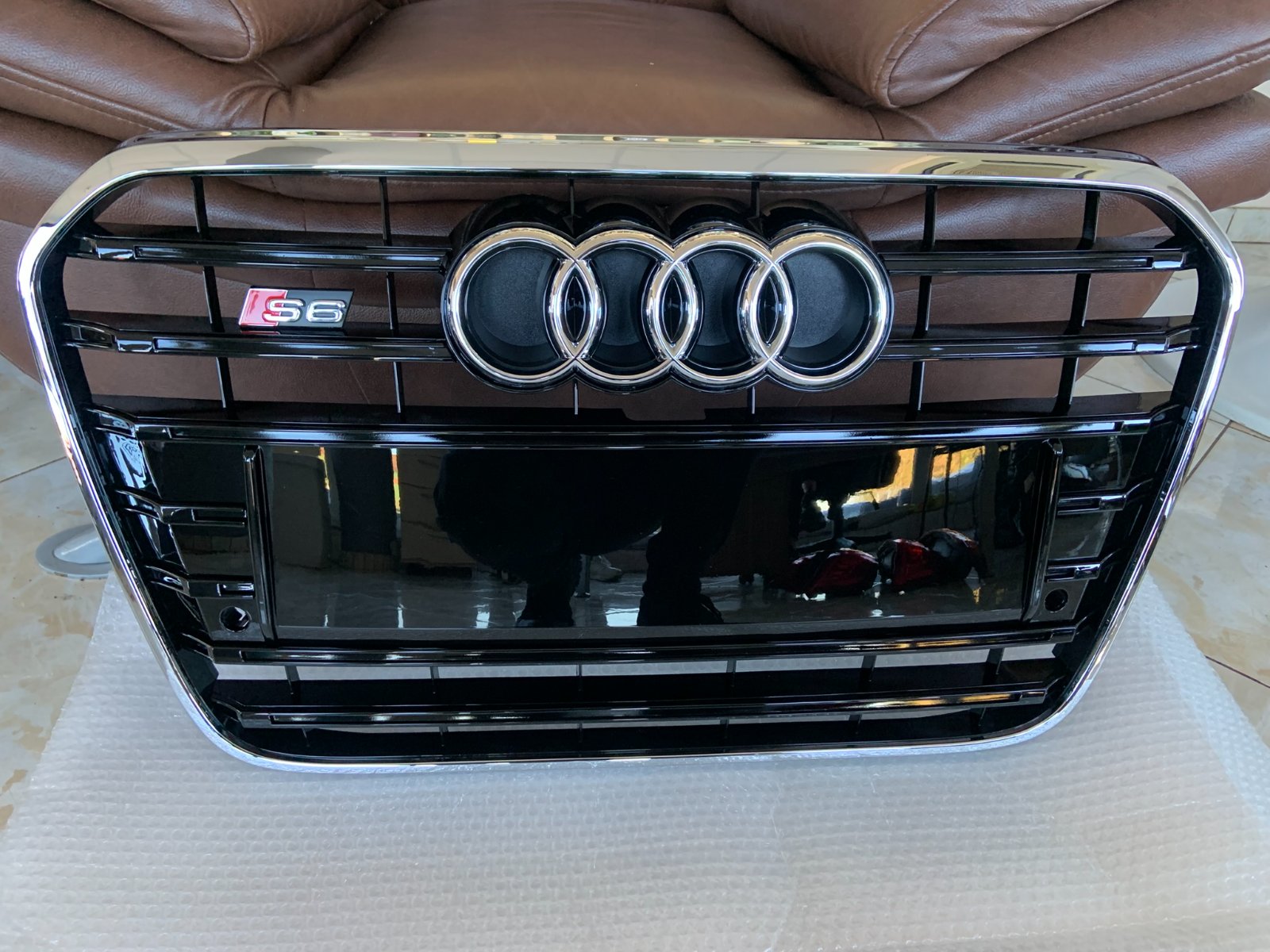 Audi A6 S6 C7 Centrinės grotelės