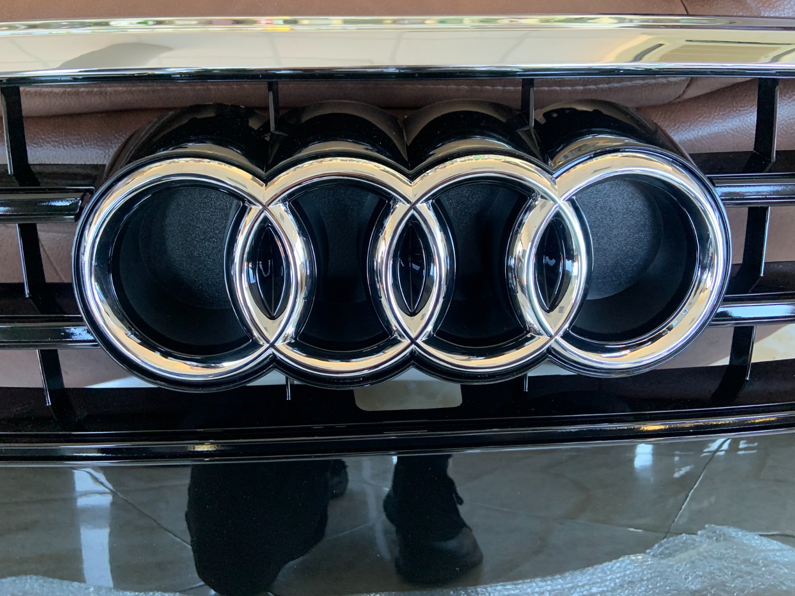 Audi A6 S6 C7 Centrinės grotelės