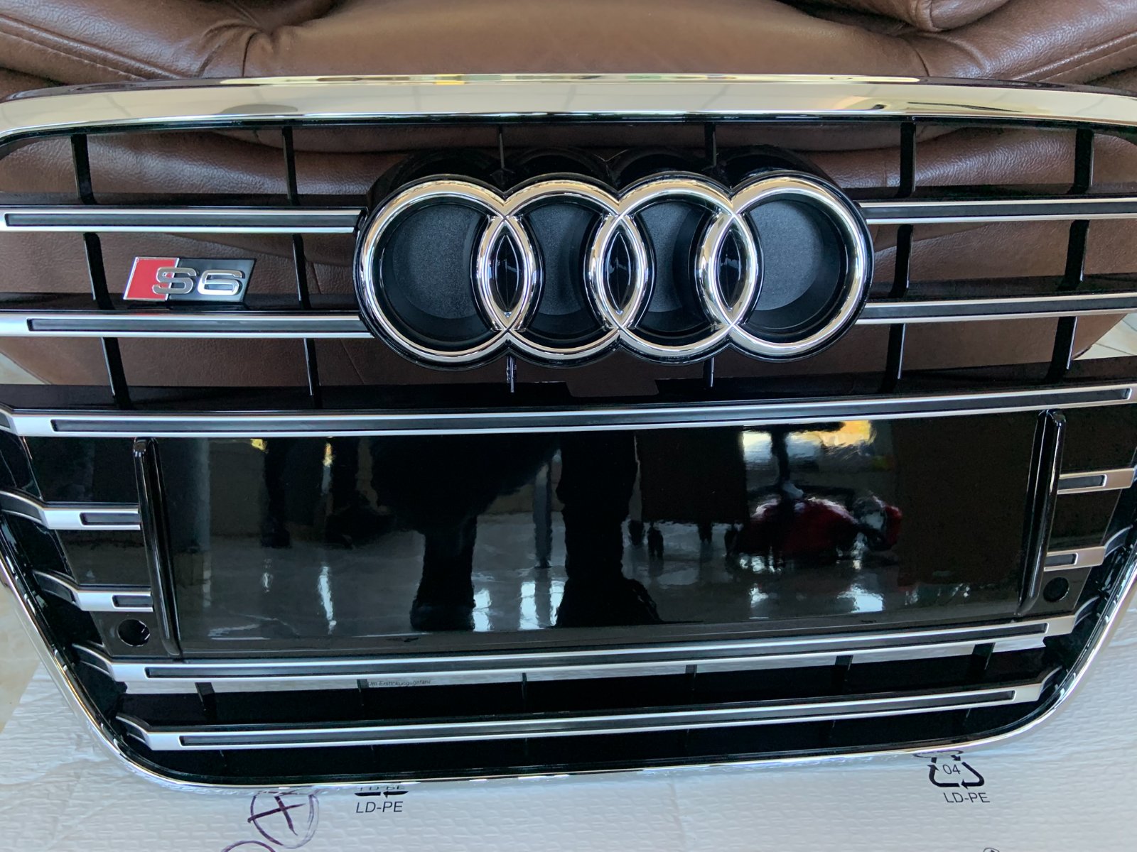 Audi A6 S6 C7 Centrinės grotelės
