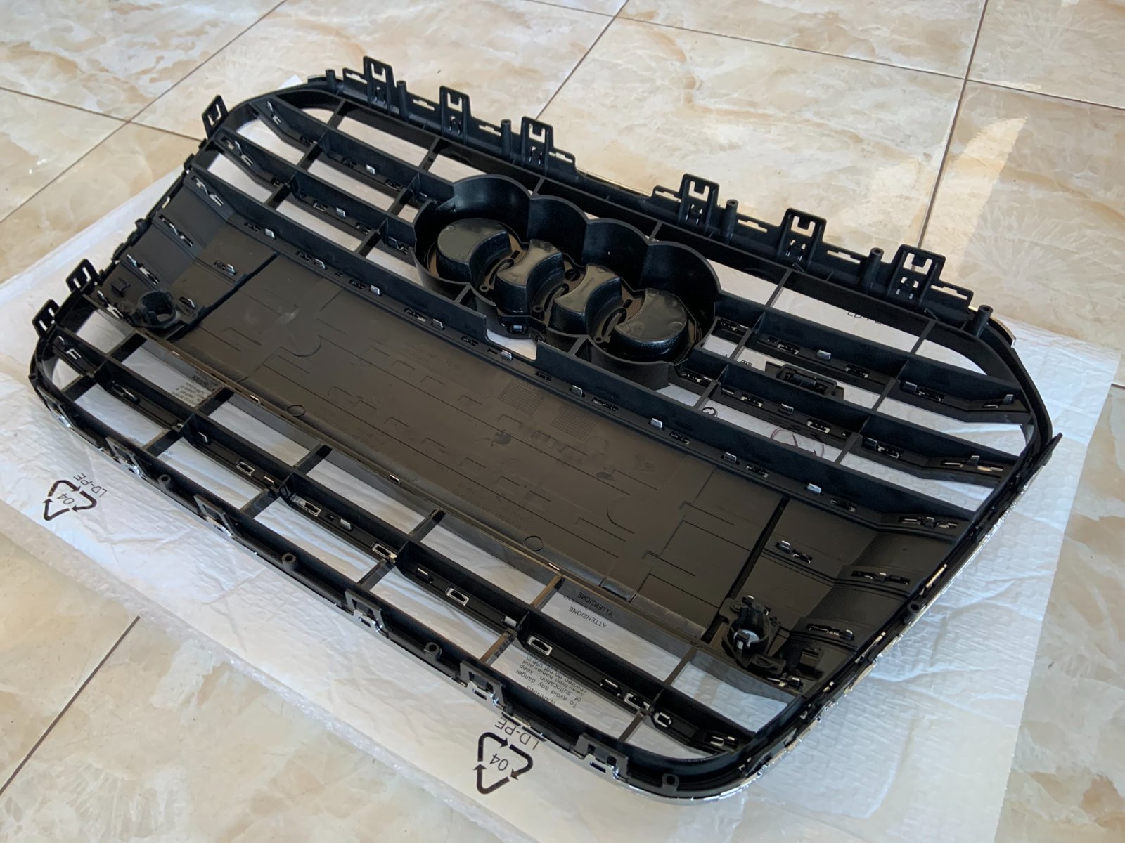 Audi A6 S6 C7 Centrinės grotelės