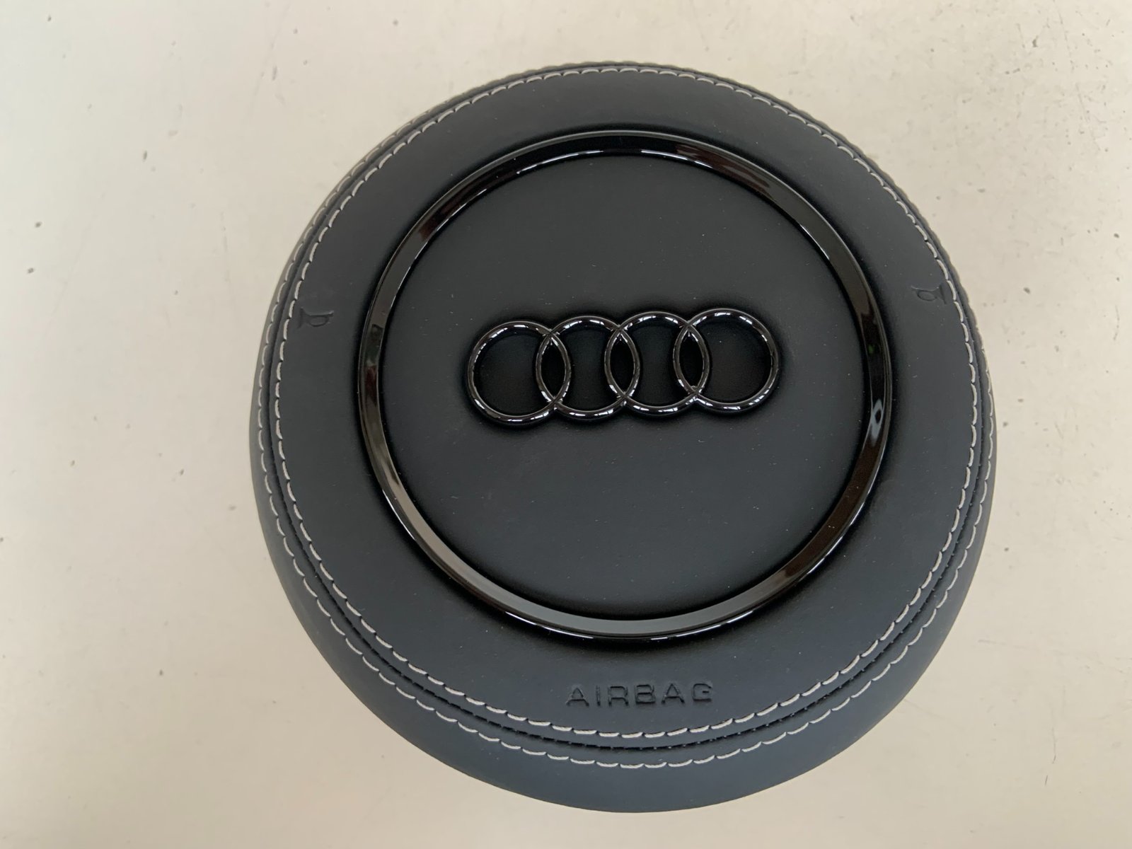 Audi A7 vairo oro pagalvės dangtelis