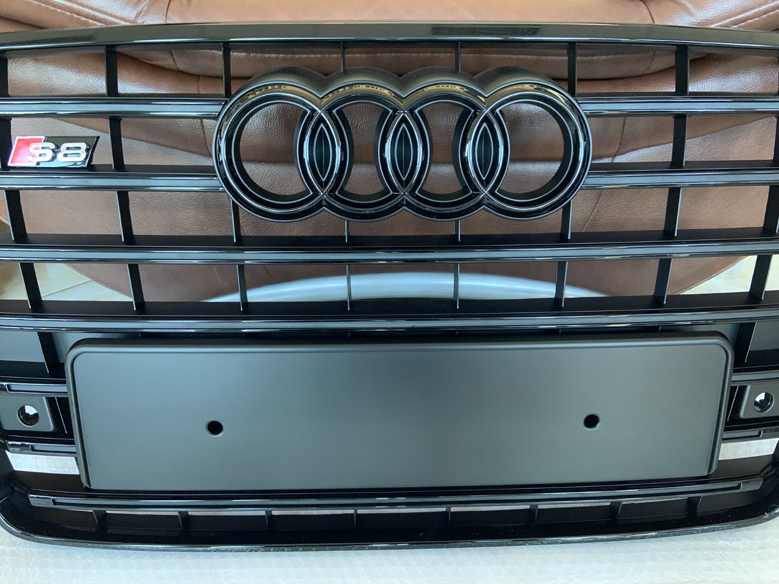 Audi A8 S8 D4.5 Centrinės grotelės