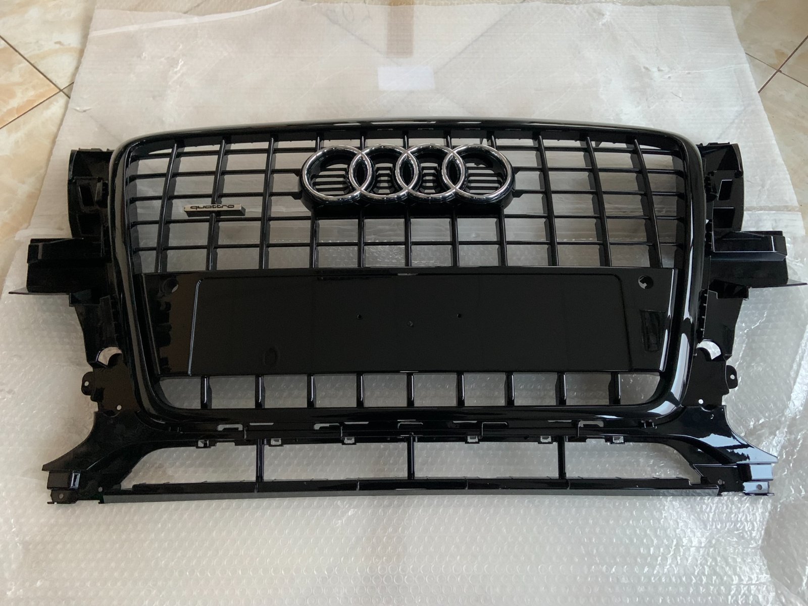 Audi Q5 S-line Black Centrinės grotelės
