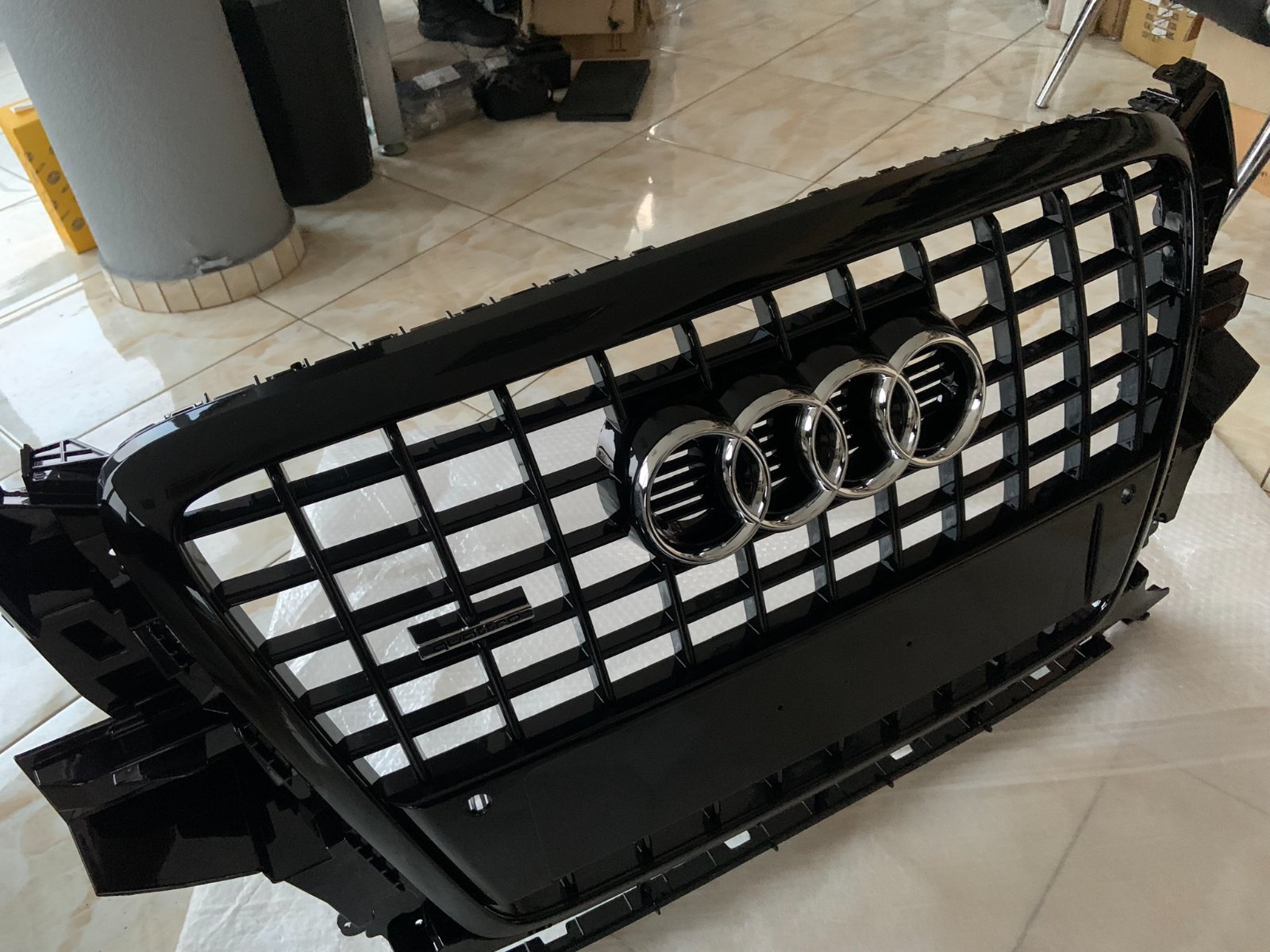 Audi Q5 S-line Black Centrinės grotelės