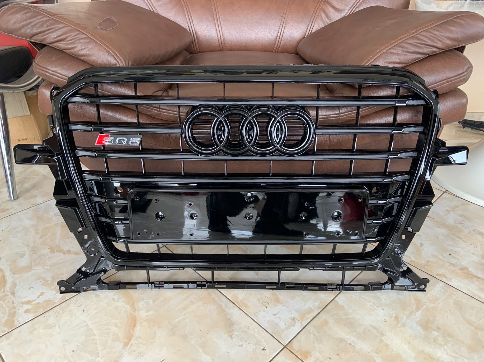 Audi Q5 Basic Centrinės grotelės SQ5 Style blizgios