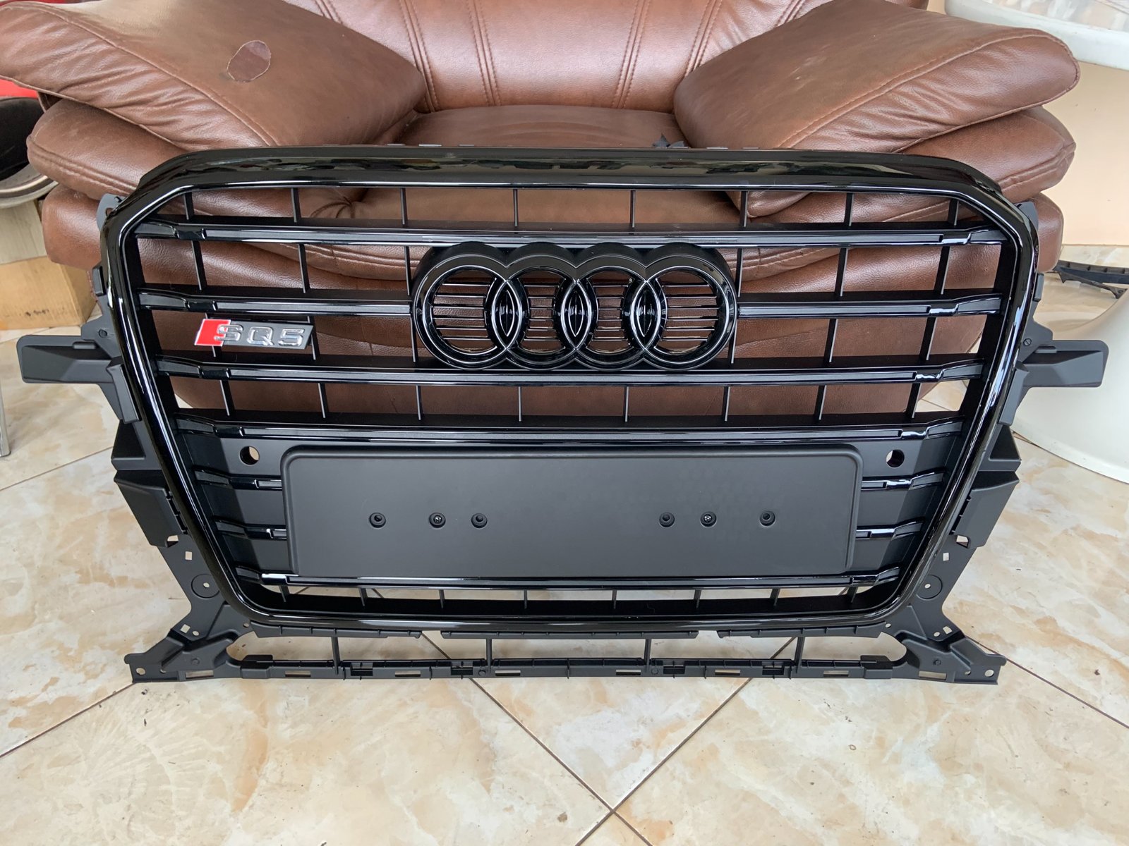 Audi Q5 Basic Centrinės grotelės SQ5 Style matinės