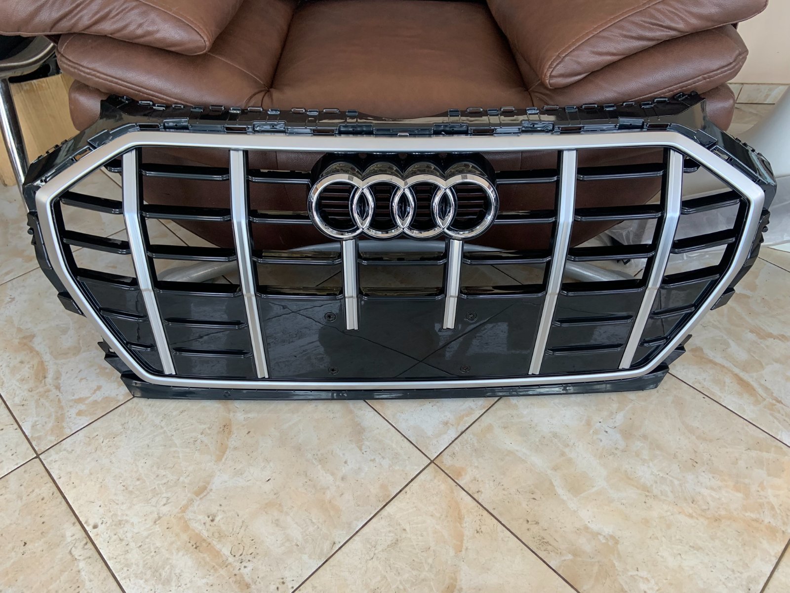Audi Q5 Centrinės grotelės