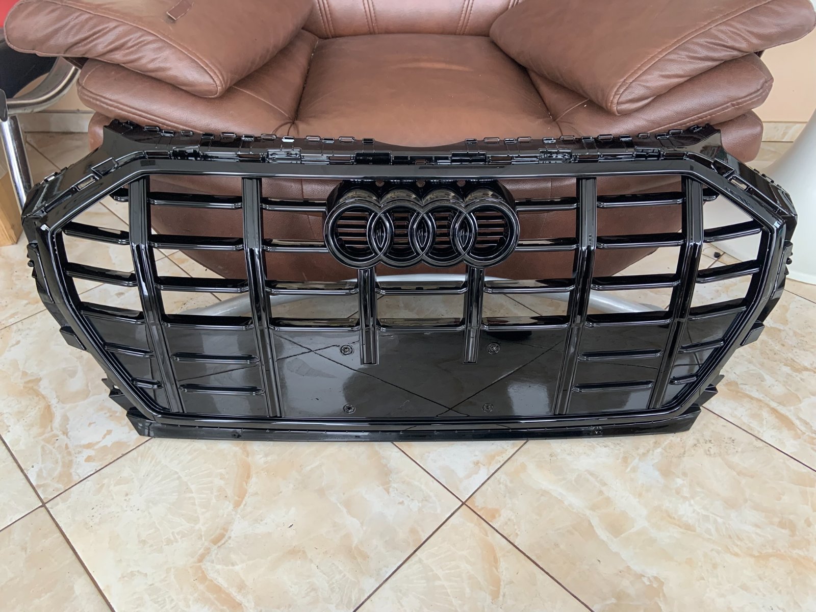 Audi Q5 Centrinės grotelės