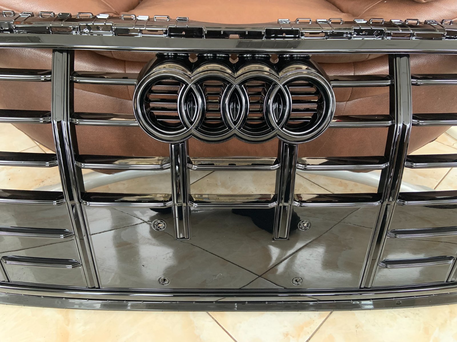 Audi Q5 Centrinės grotelės