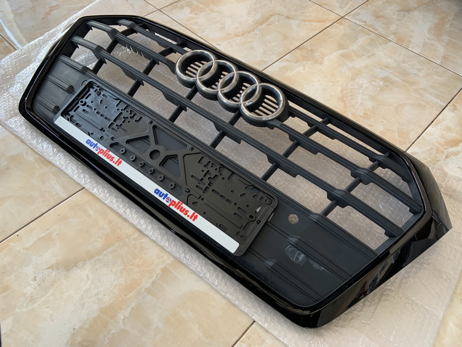 Audi Q5 Centrinės grotelės