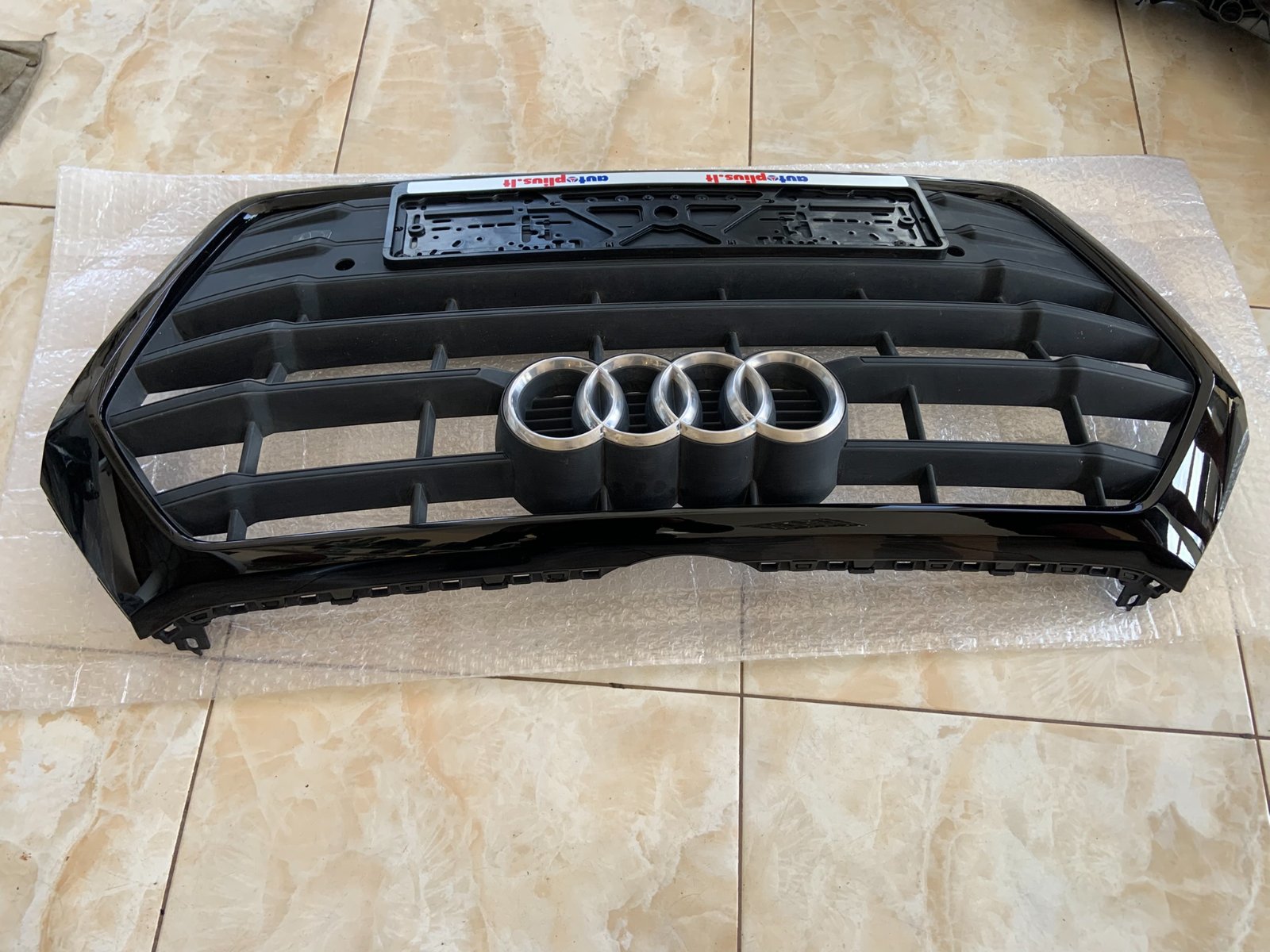 Audi Q5 Centrinės grotelės