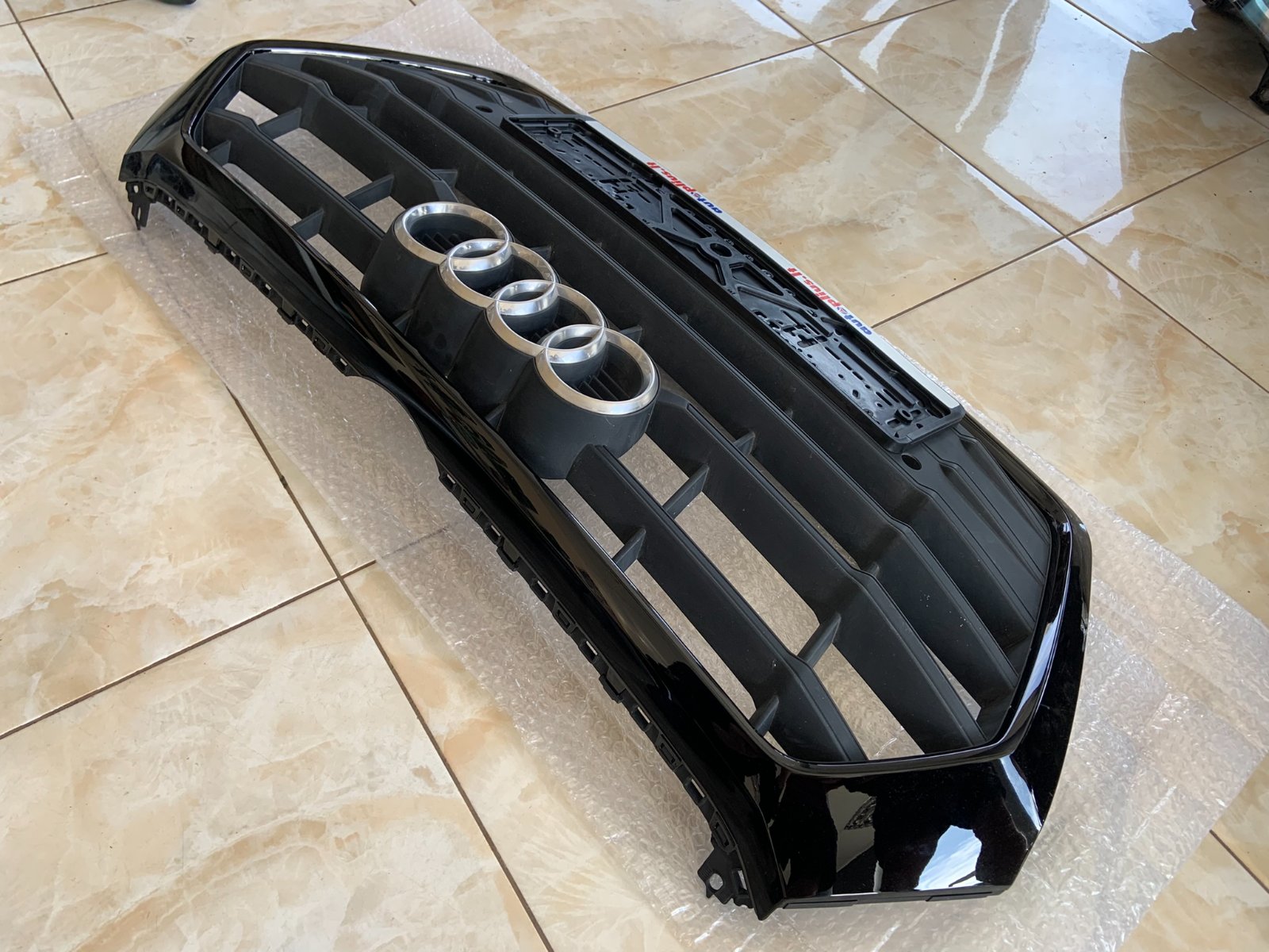 Audi Q5 Centrinės grotelės