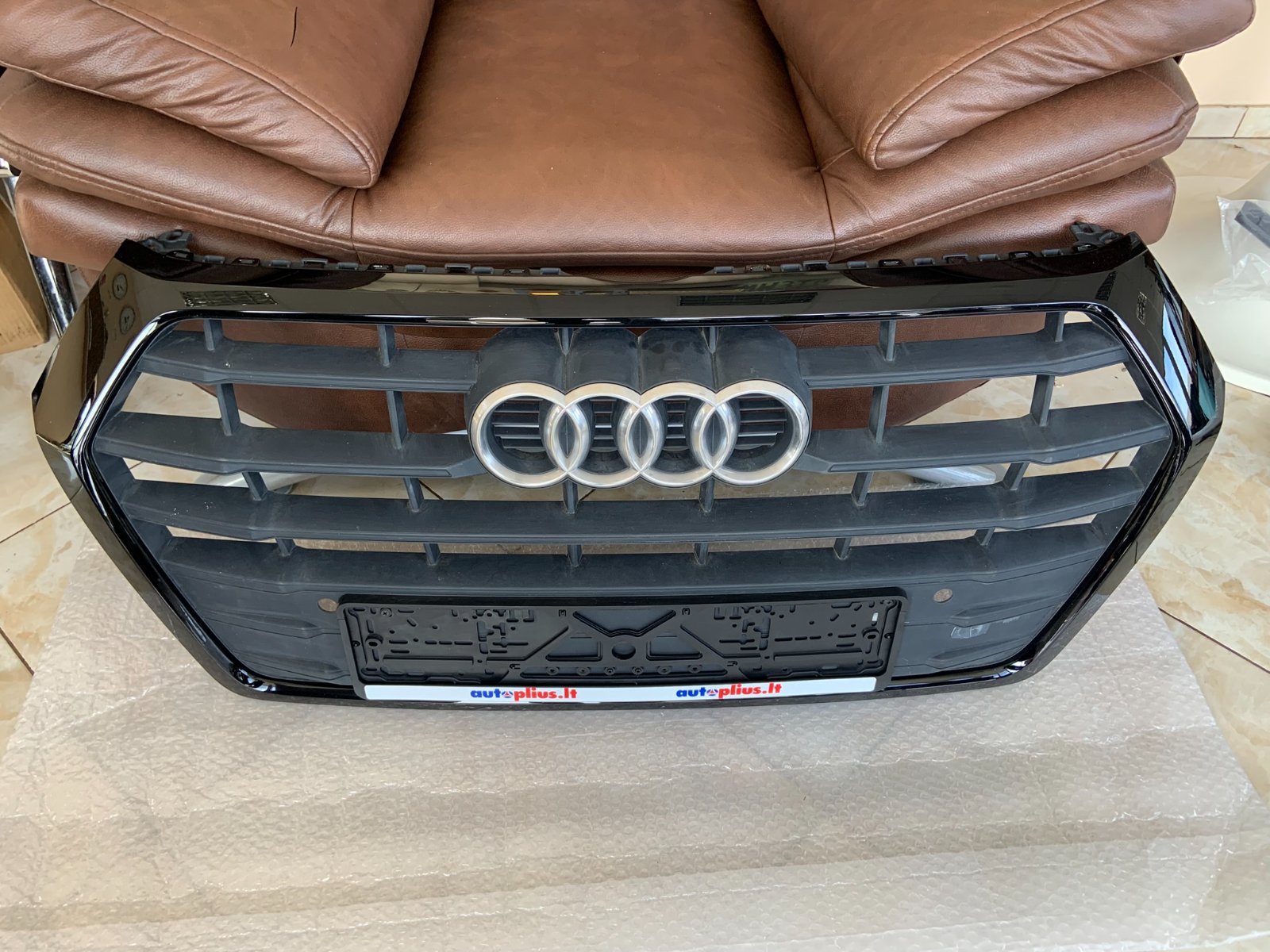 Audi Q5 Centrinės grotelės