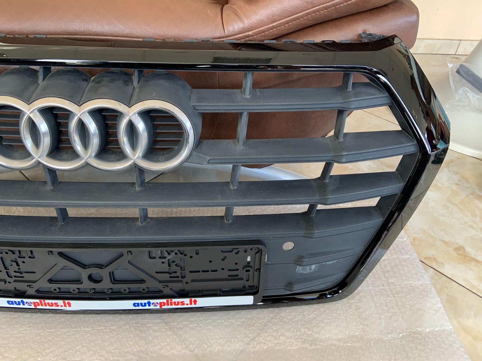 Audi Q5 Centrinės grotelės