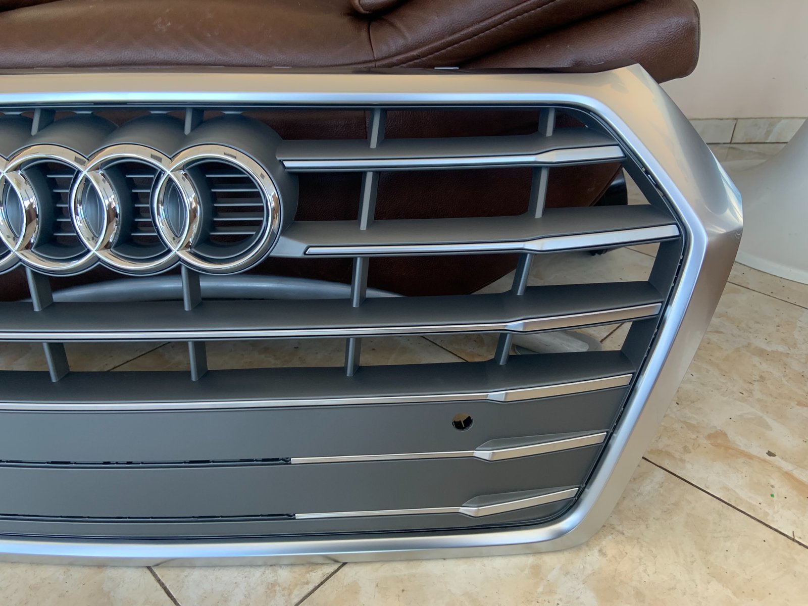 Audi Q5 Centrinės grotelės