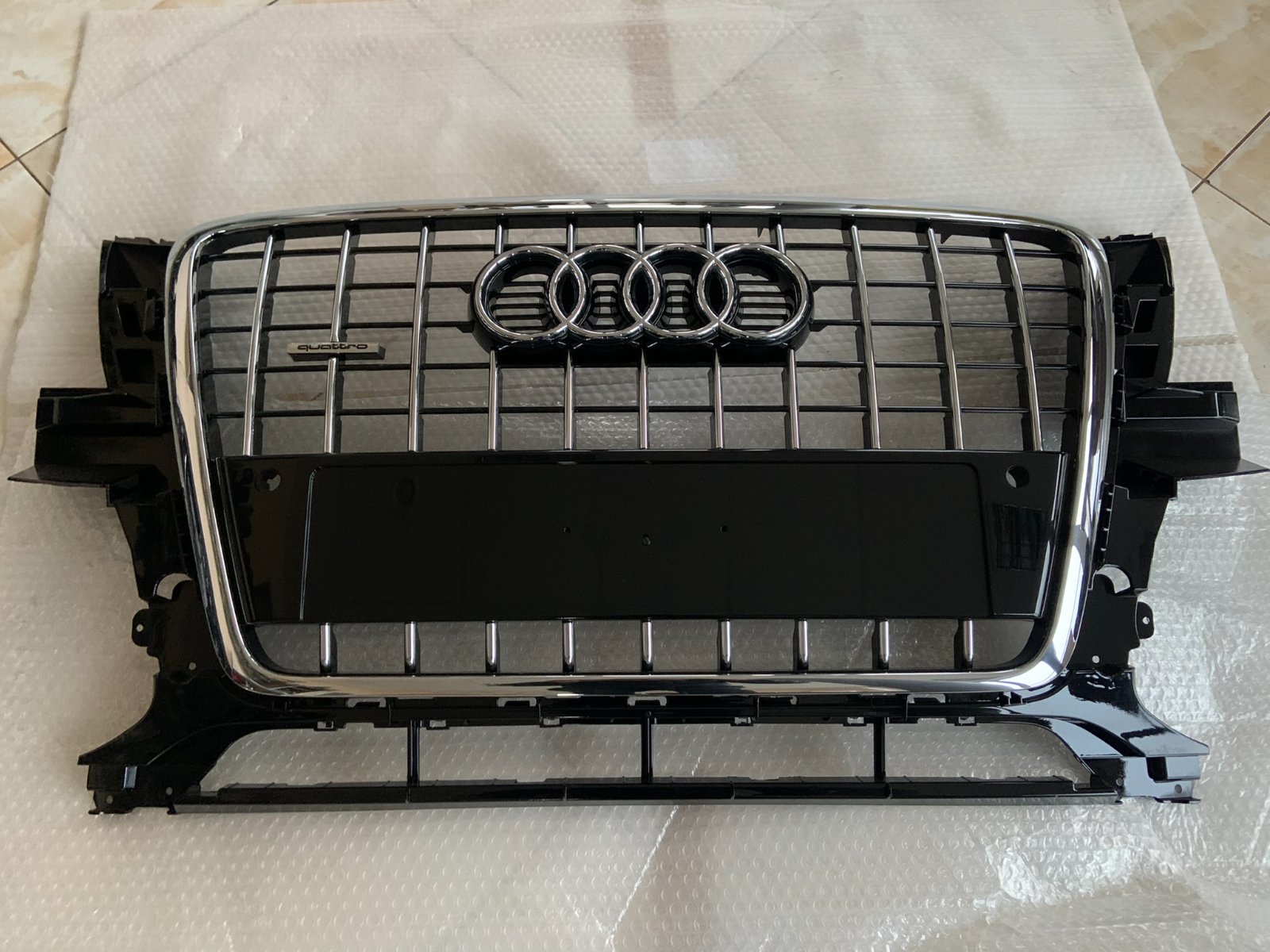 Audi Q5 S-line Chrome Centrinės grotelės