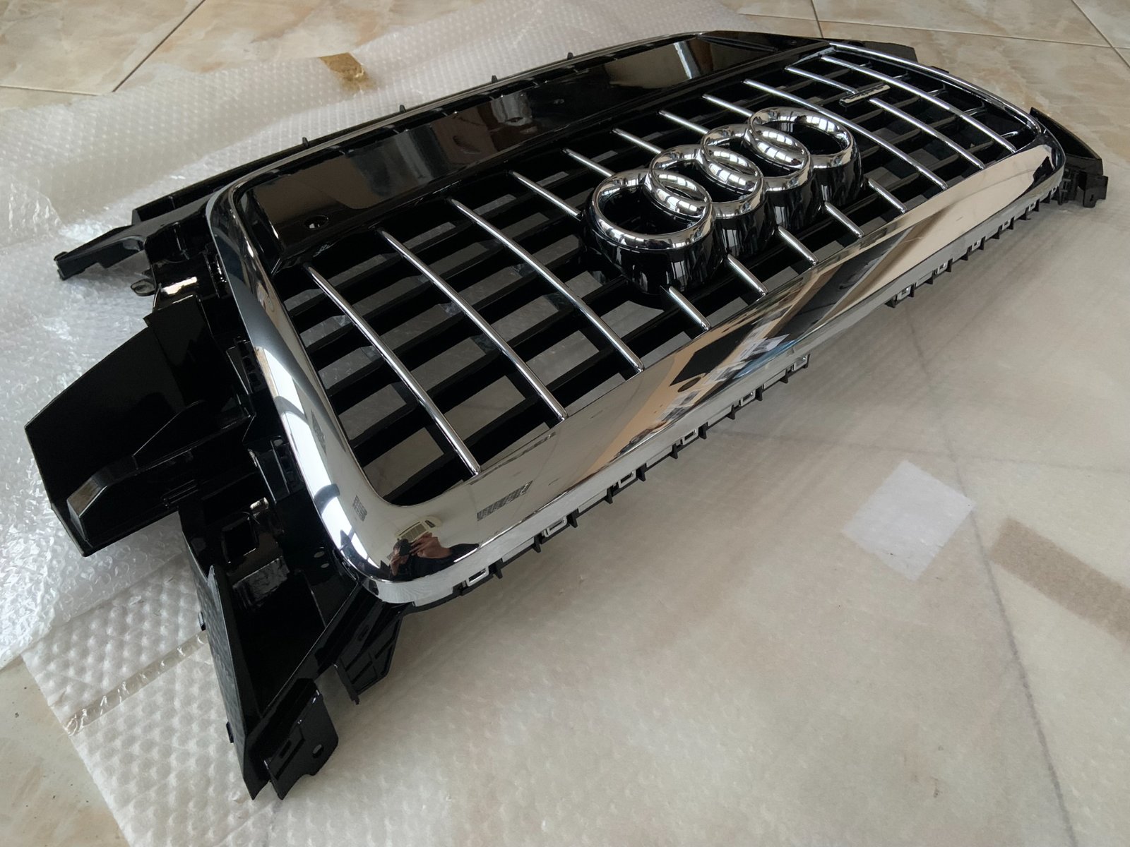 Audi Q5 S-line Chrome Centrinės grotelės