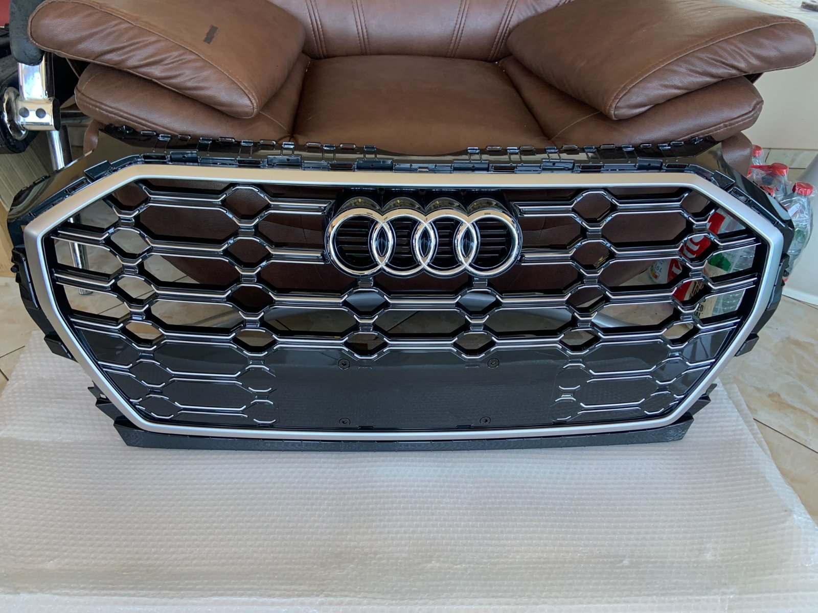 Audi Q5 SQ5 Centrinės grotelės