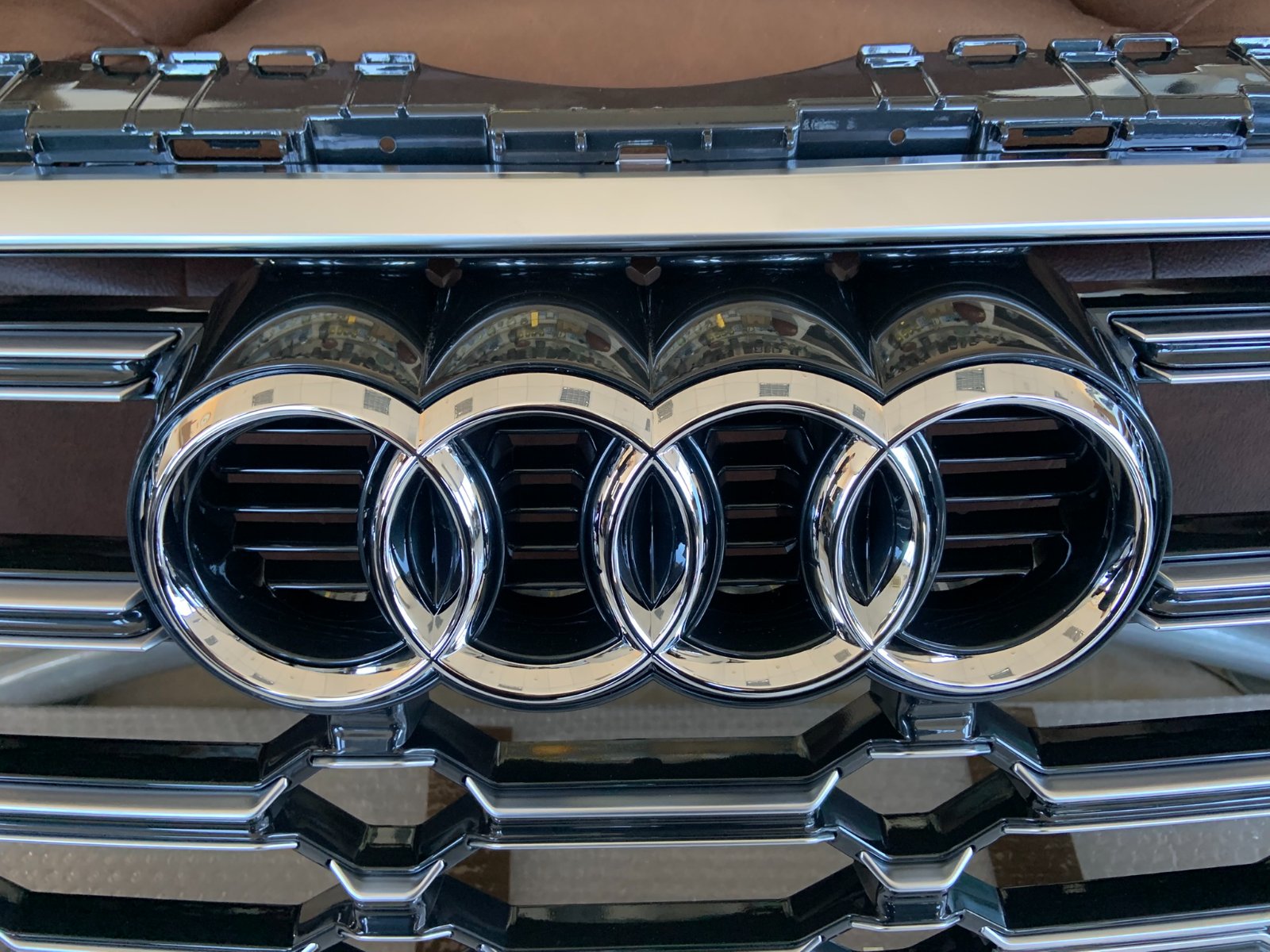 Audi Q5 SQ5 Centrinės grotelės