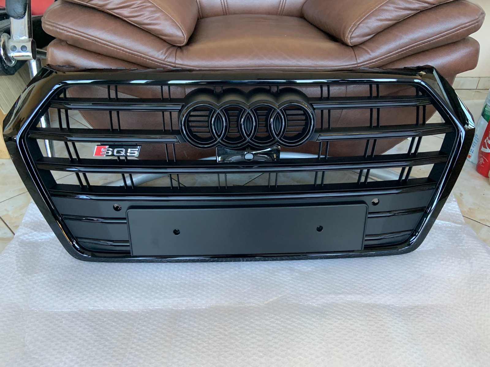 Audi Q5 SQ5 Centrinės grotelės