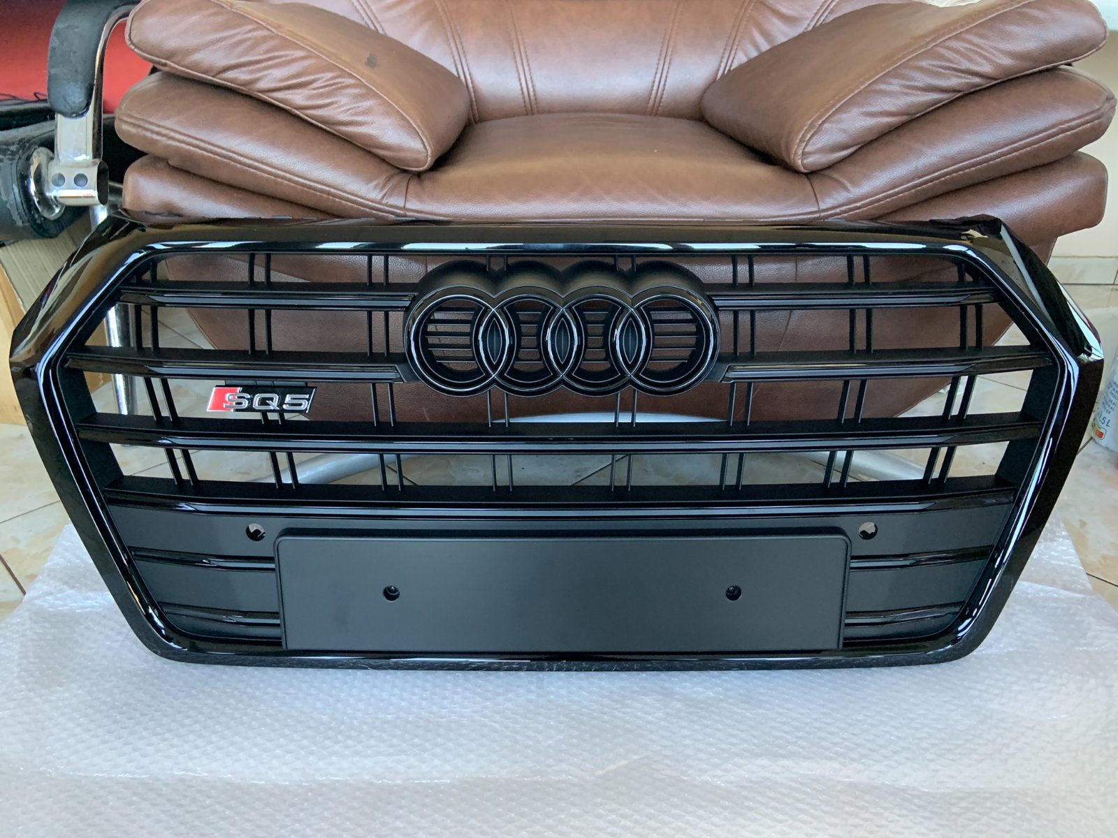 Audi Q5 SQ5 Centrinės grotelės