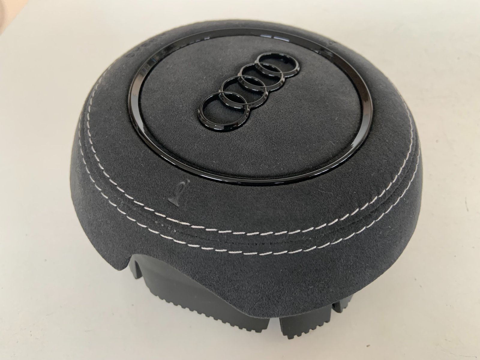 Audi Q5 vairo oro pagalvės dangtelis