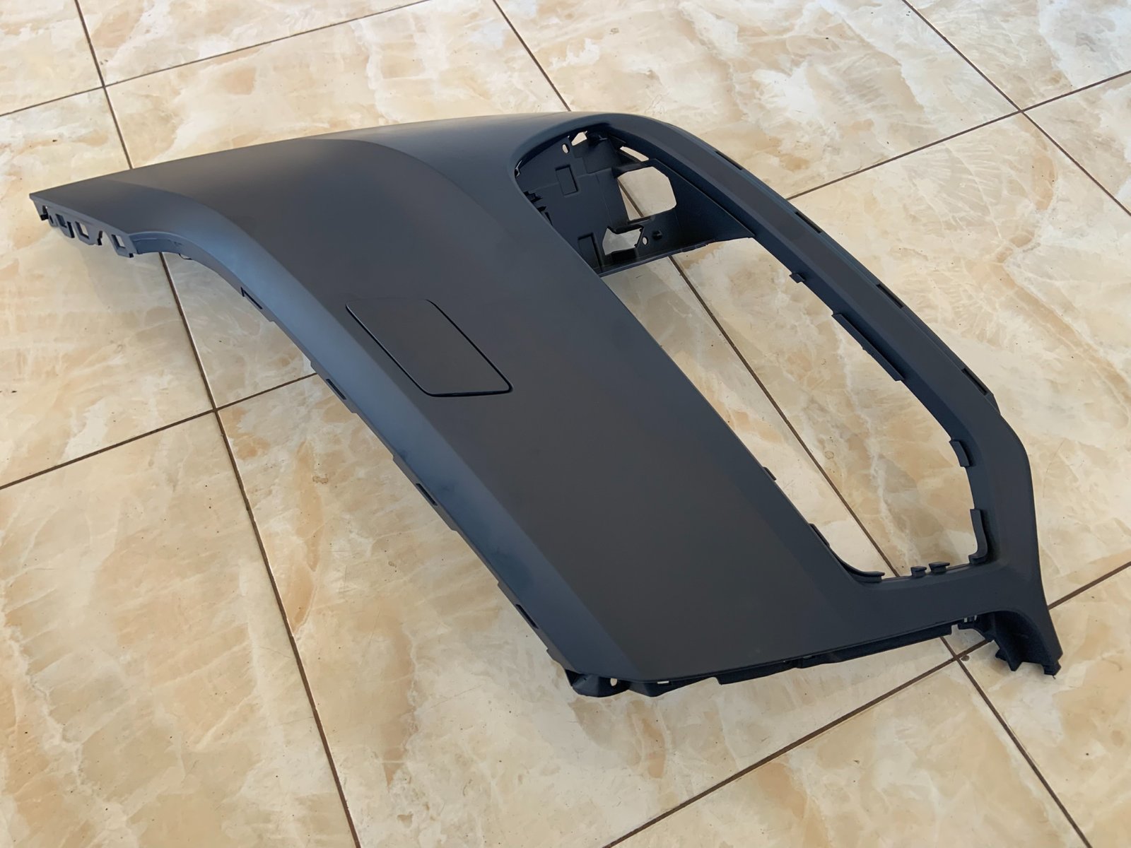 Kampinė priekinio bamperio dalis